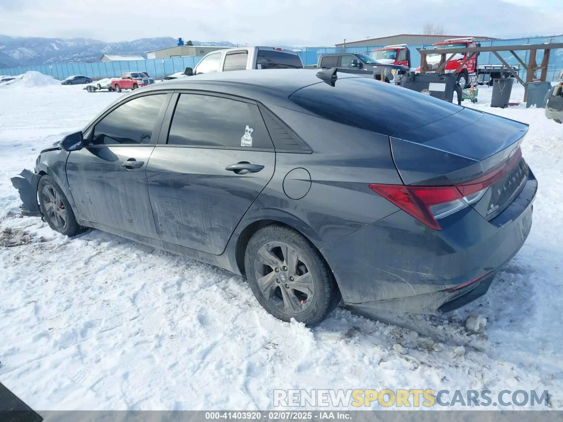 3 Photograph of a damaged car 5NPLS4AG9NH056524 HYUNDAI ELANTRA 2022