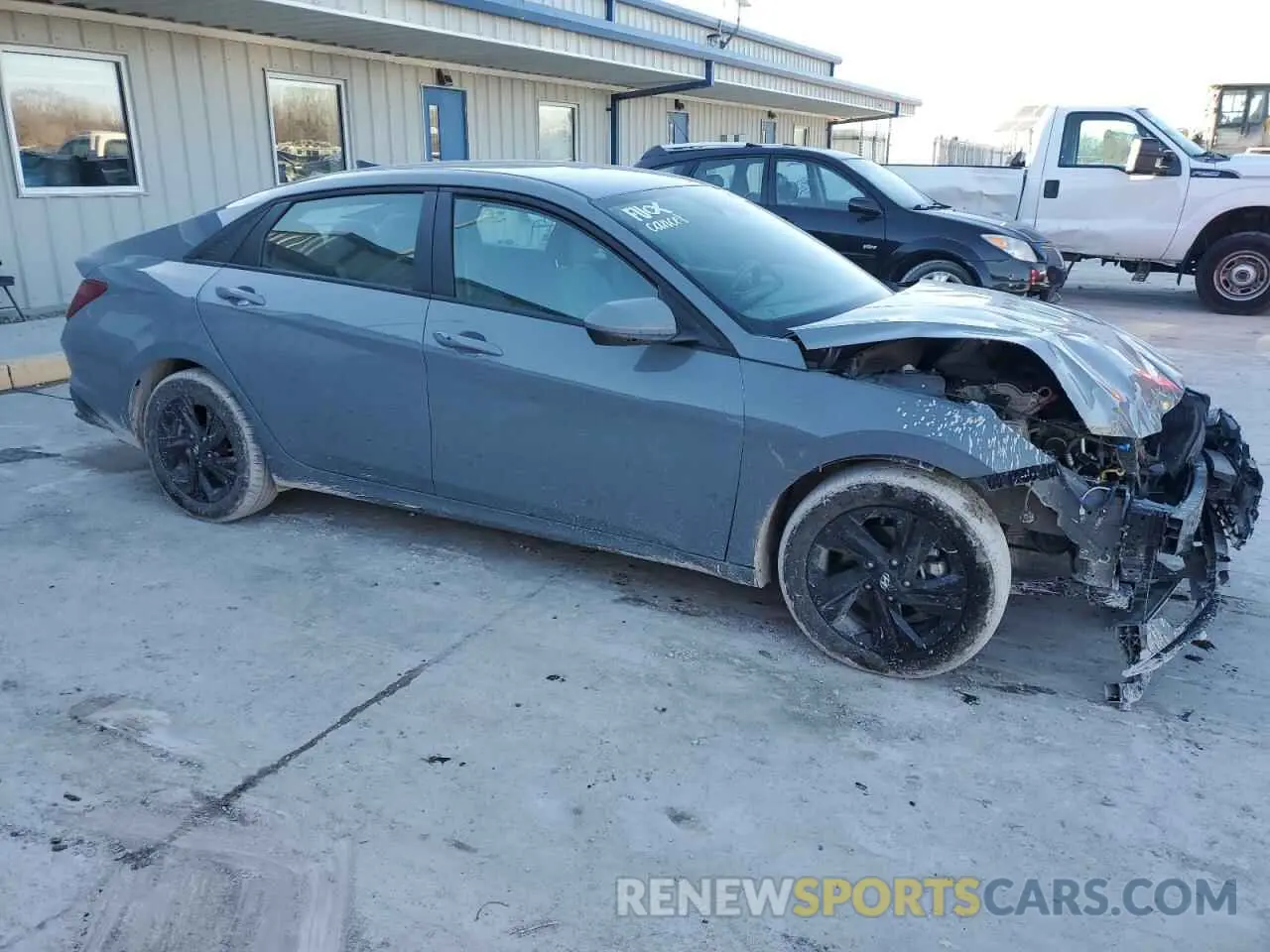 4 Photograph of a damaged car KMHLM4AG0NU311315 HYUNDAI ELANTRA 2022