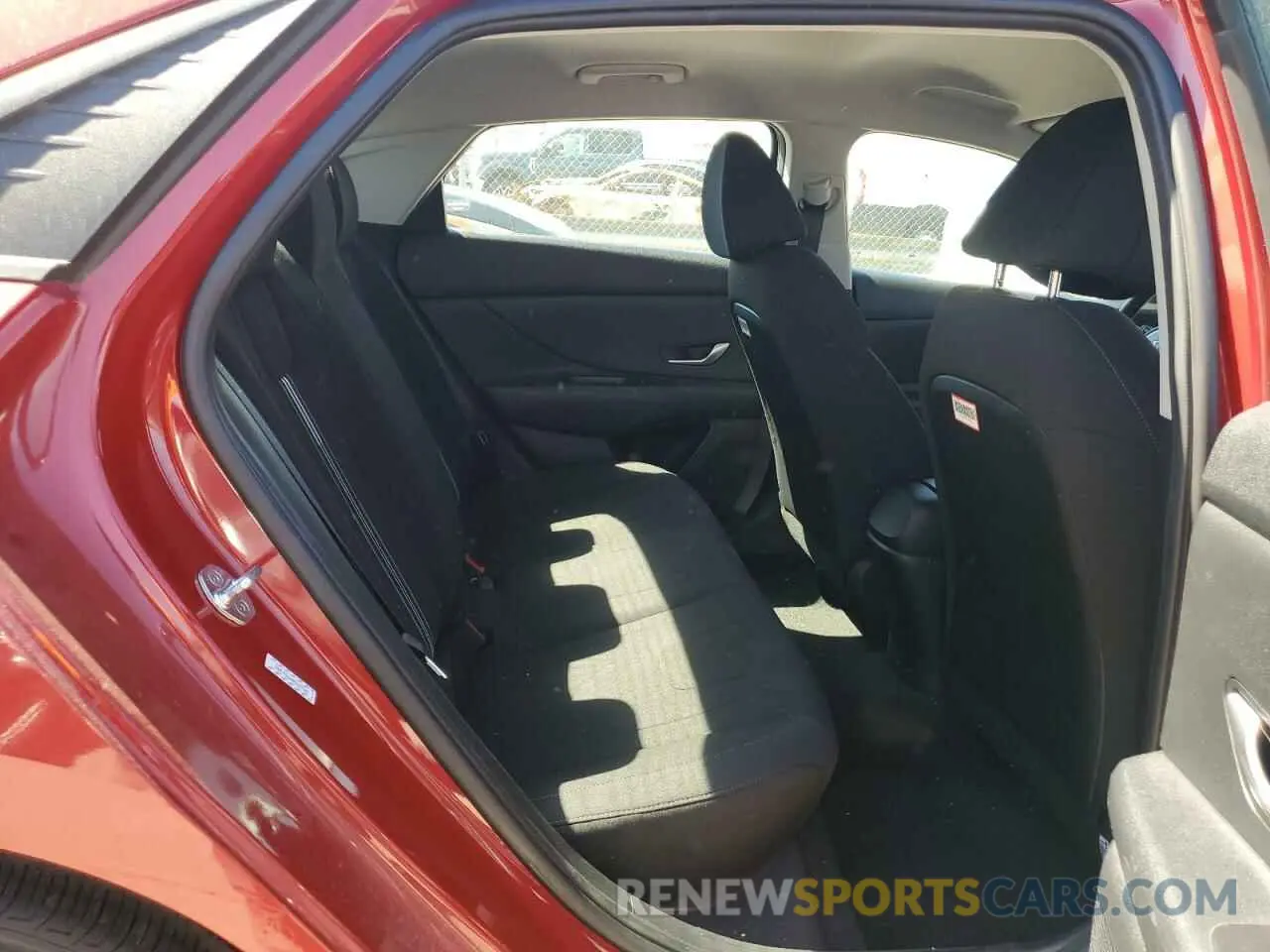 10 Photograph of a damaged car KMHLM4AG0NU327207 HYUNDAI ELANTRA 2022