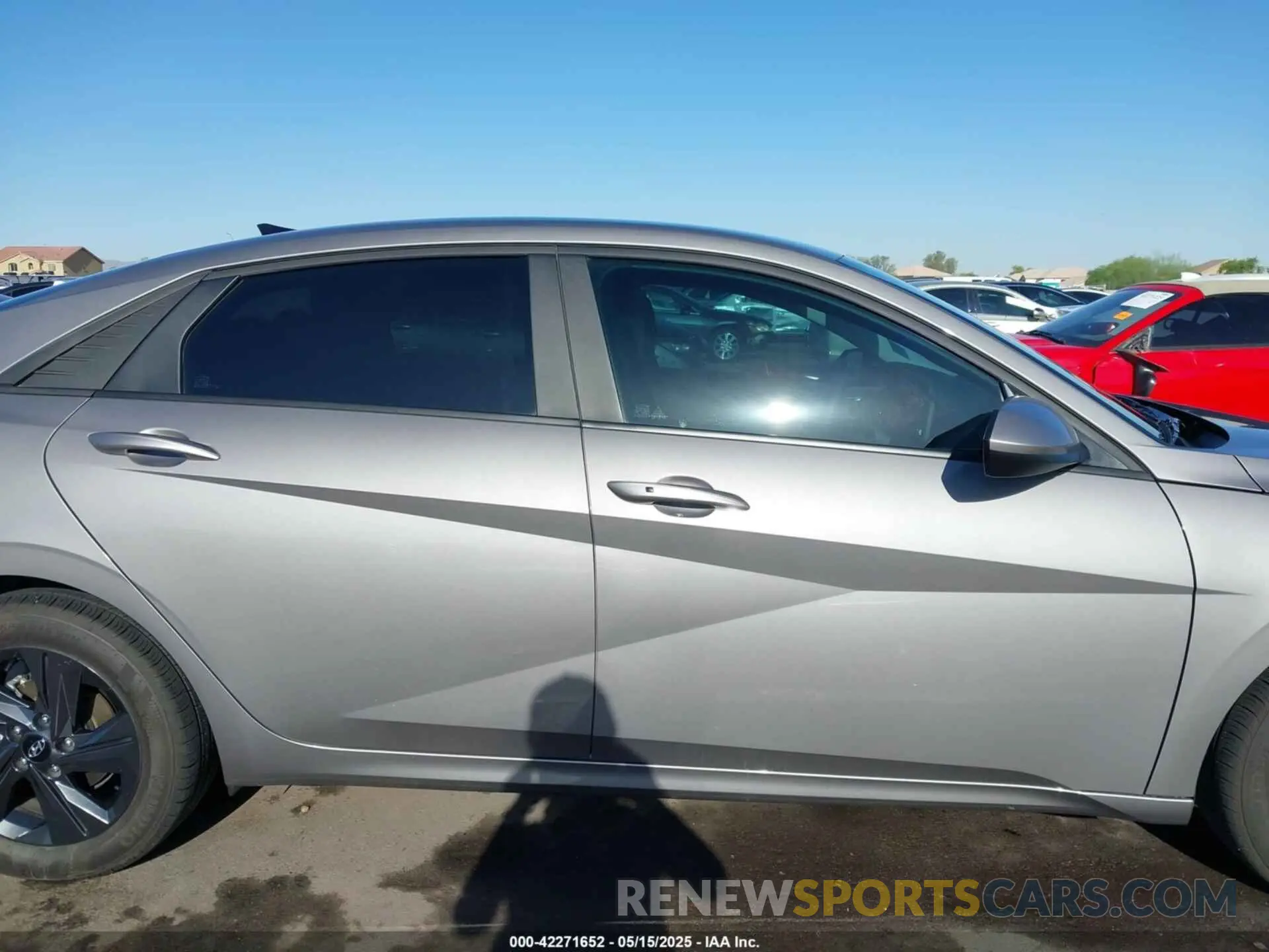 13 Photograph of a damaged car KMHLM4AG1NU292659 HYUNDAI ELANTRA 2022