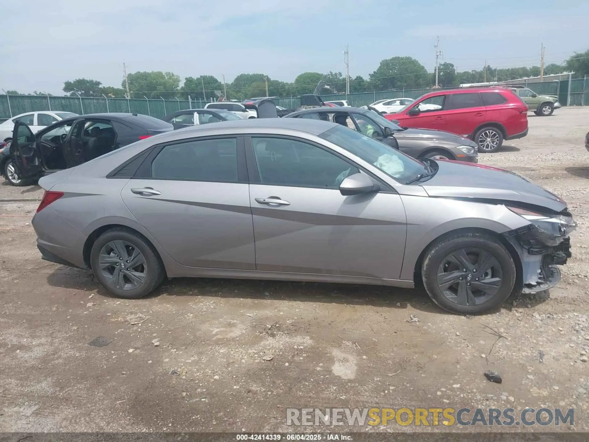 13 Photograph of a damaged car KMHLM4AG1NU330827 HYUNDAI ELANTRA 2022