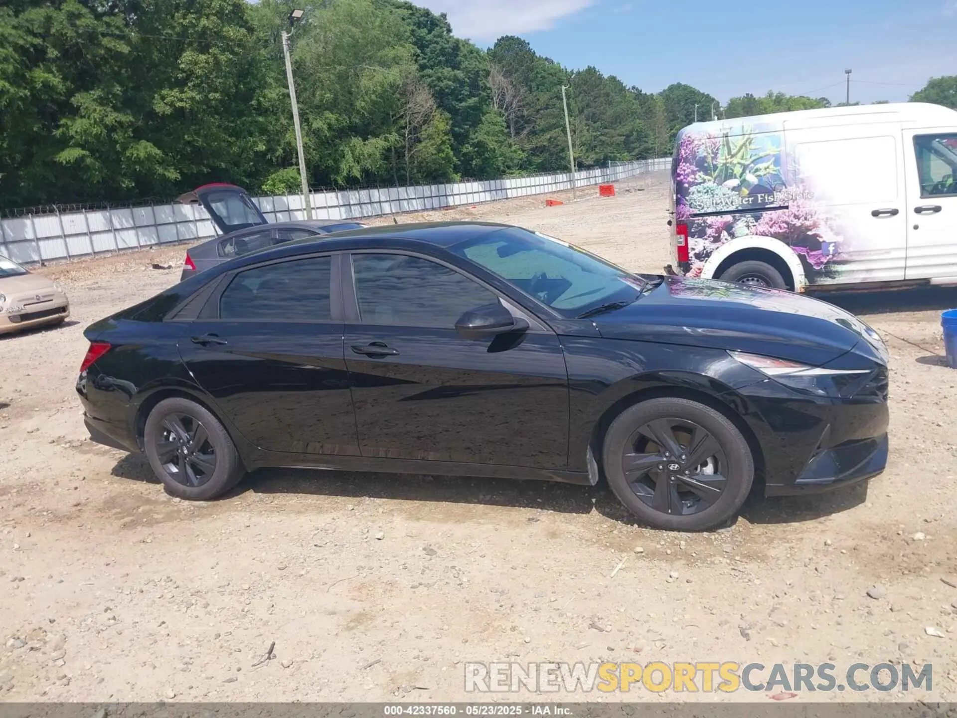 13 Photograph of a damaged car KMHLM4AG1NU352424 HYUNDAI ELANTRA 2022