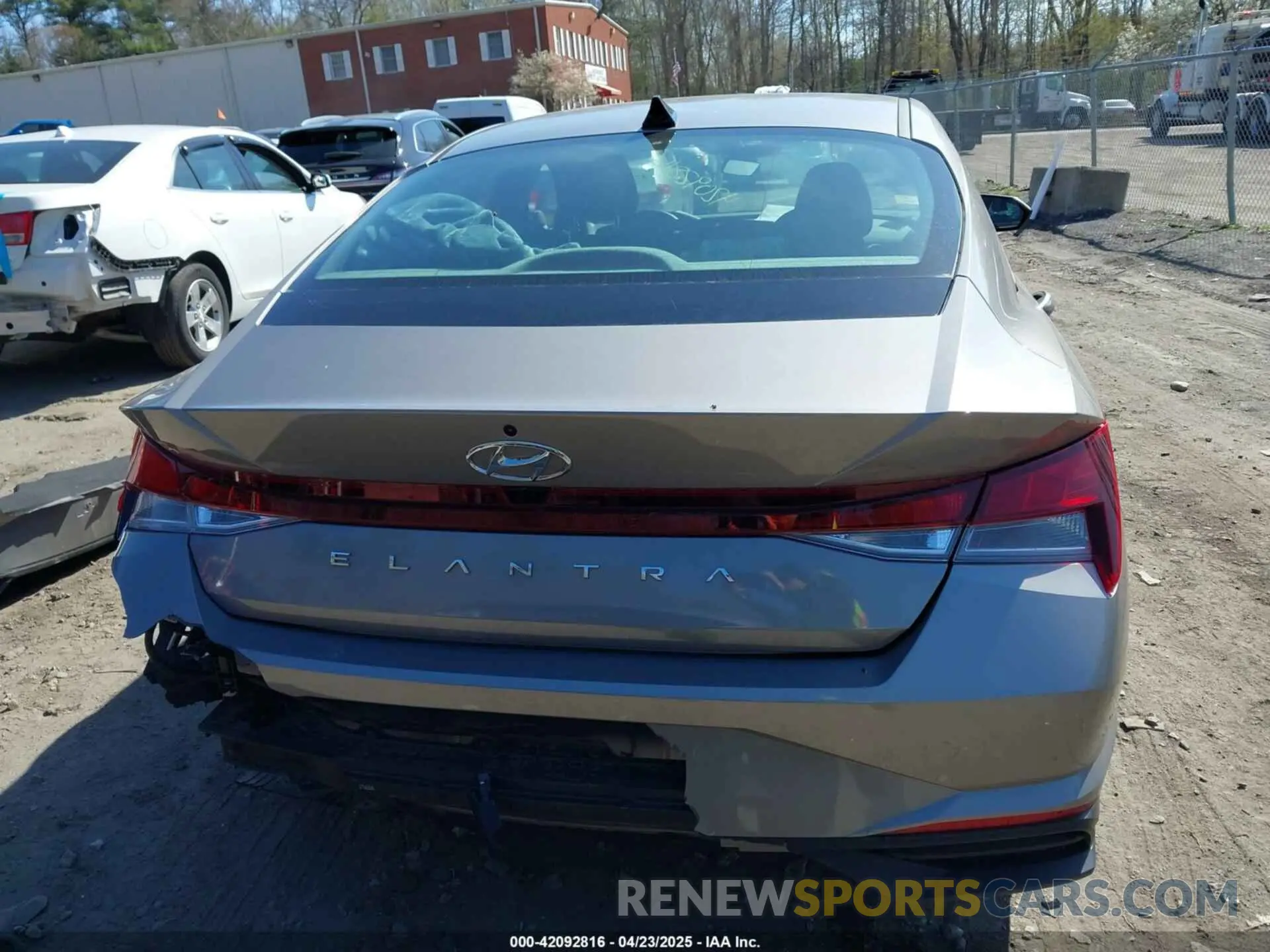 17 Фотография поврежденного автомобиля KMHLM4AG1NU365030 HYUNDAI ELANTRA 2022