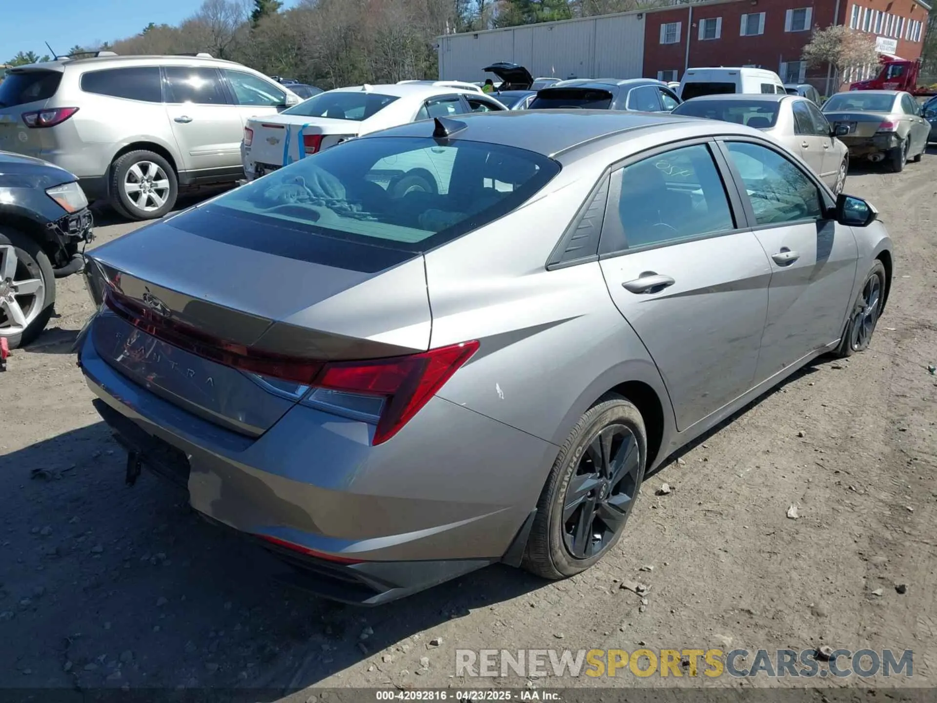 4 Фотография поврежденного автомобиля KMHLM4AG1NU365030 HYUNDAI ELANTRA 2022