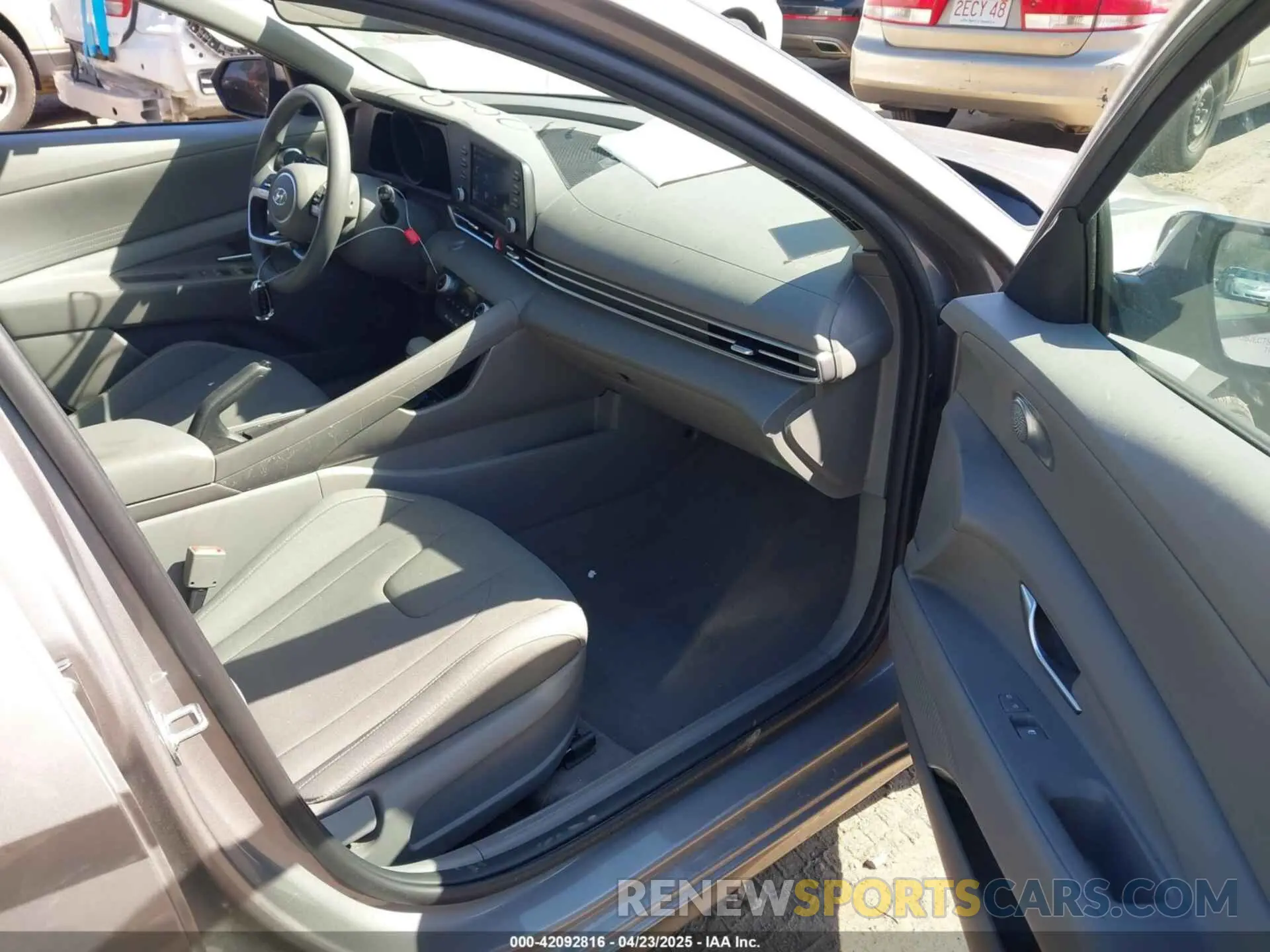 5 Фотография поврежденного автомобиля KMHLM4AG1NU365030 HYUNDAI ELANTRA 2022