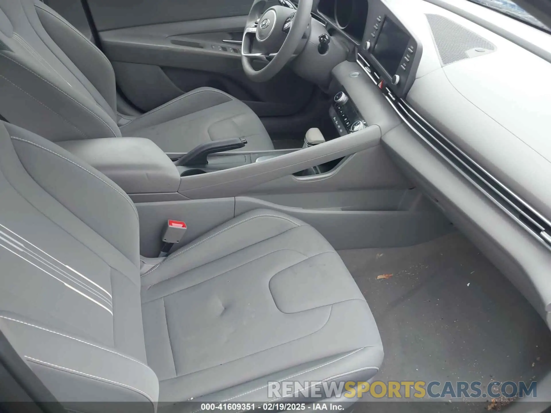 5 Photograph of a damaged car KMHLM4AG2NU348253 HYUNDAI ELANTRA 2022