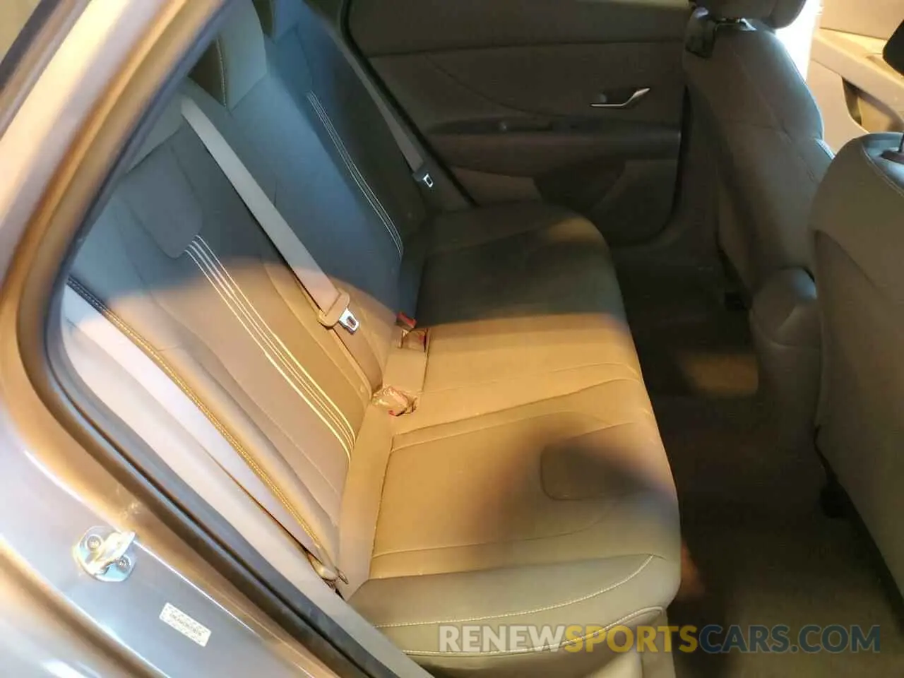 10 Photograph of a damaged car KMHLM4AG3NU330330 HYUNDAI ELANTRA 2022