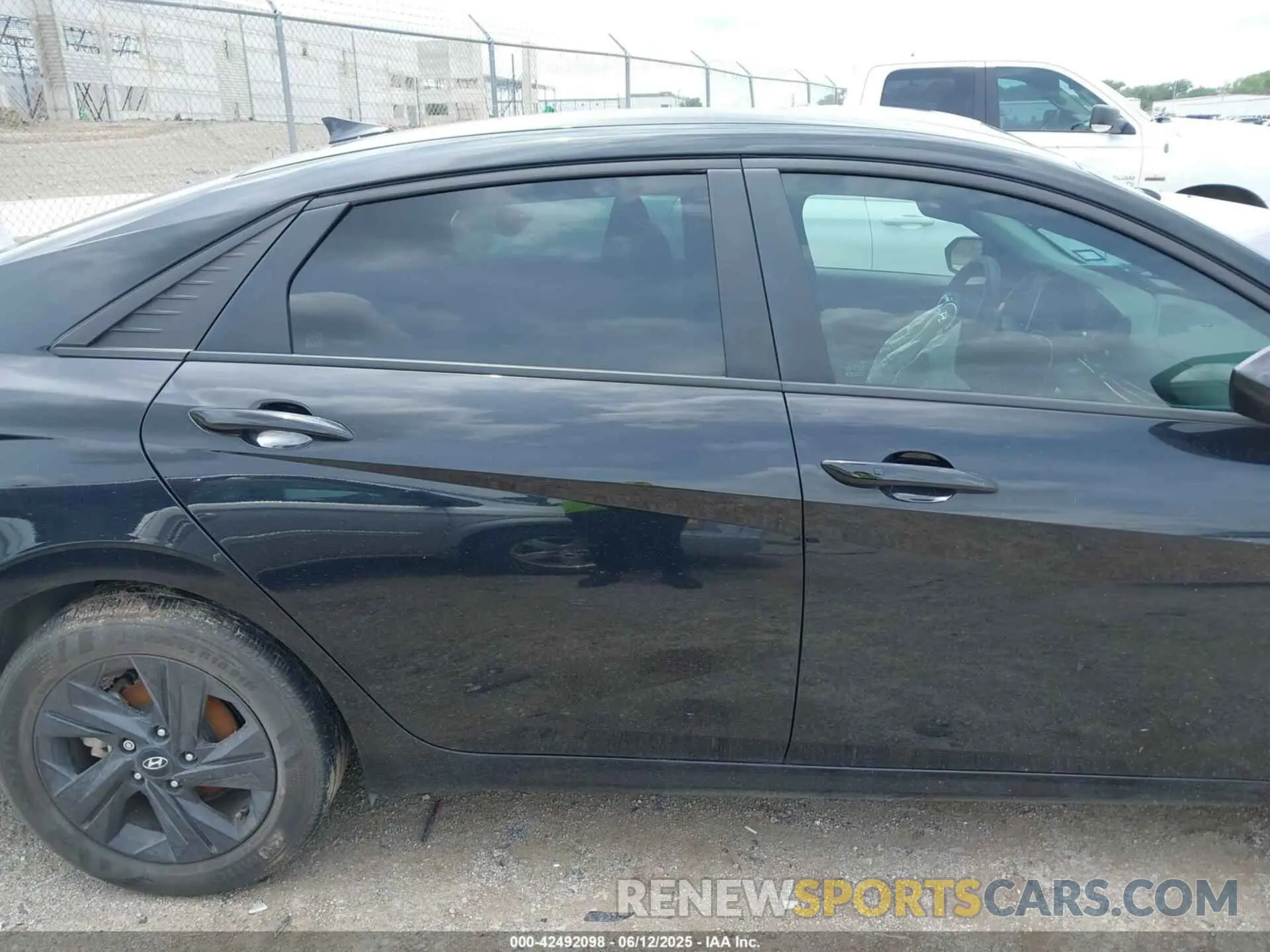 13 Photograph of a damaged car KMHLM4AG4NU225358 HYUNDAI ELANTRA 2022
