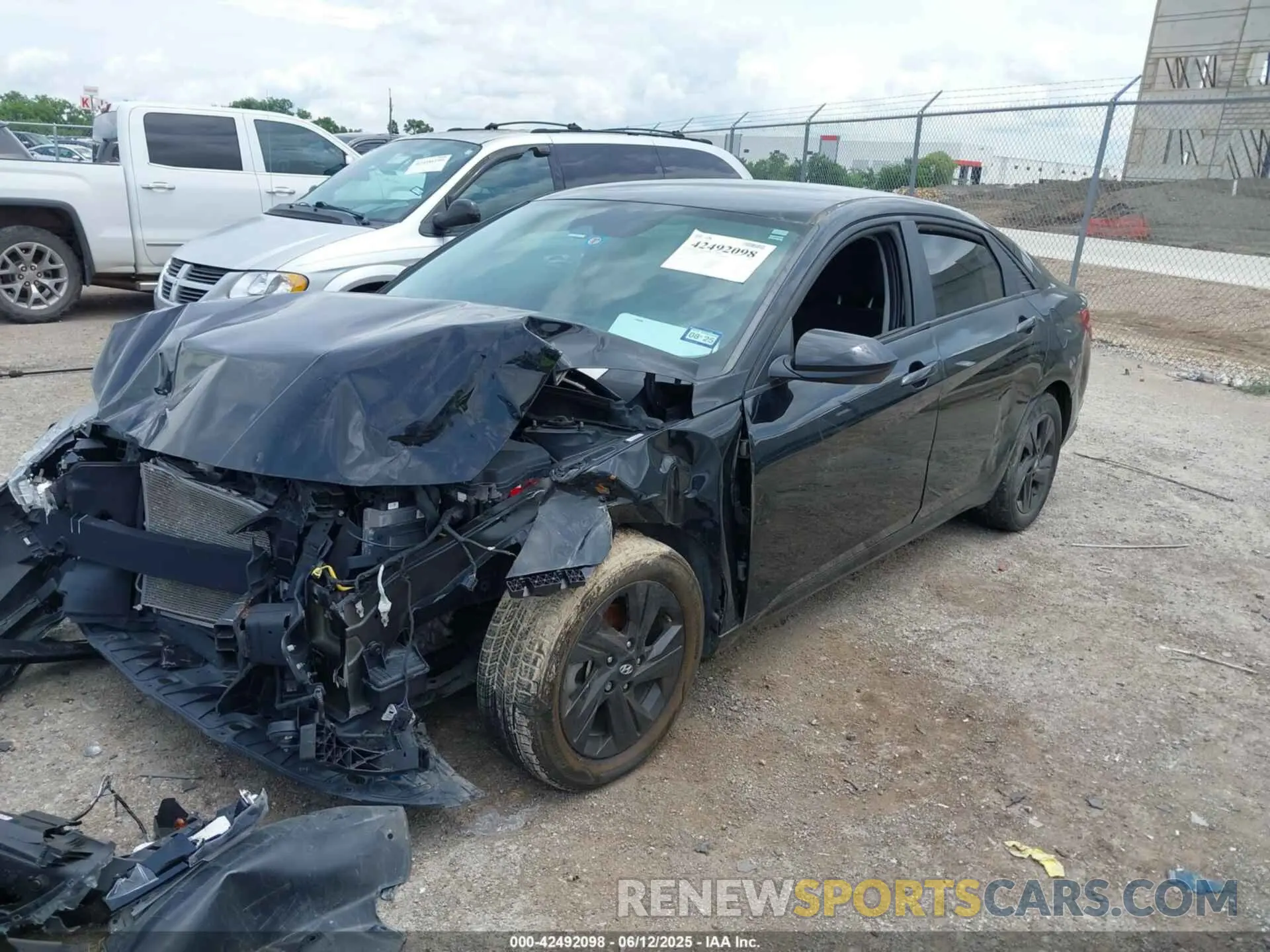 2 Photograph of a damaged car KMHLM4AG4NU225358 HYUNDAI ELANTRA 2022