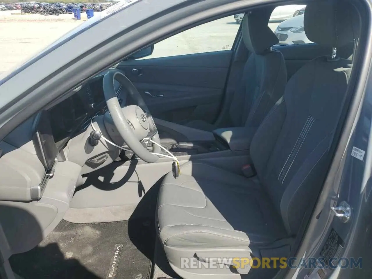 7 Photograph of a damaged car KMHLM4AG4NU338369 HYUNDAI ELANTRA 2022