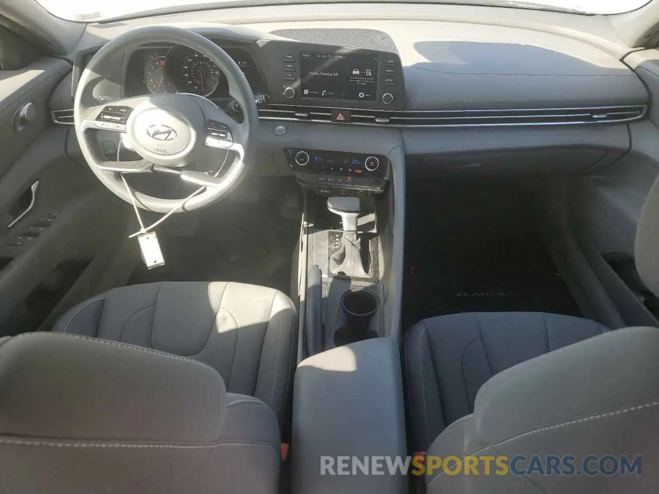 8 Photograph of a damaged car KMHLM4AG4NU338369 HYUNDAI ELANTRA 2022