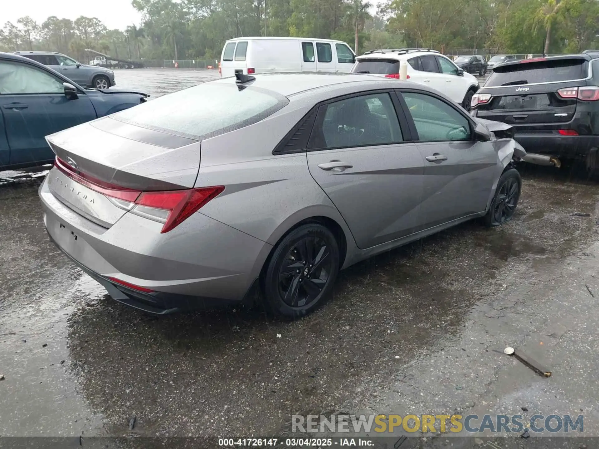 4 Photograph of a damaged car KMHLM4AG5NU218242 HYUNDAI ELANTRA 2022