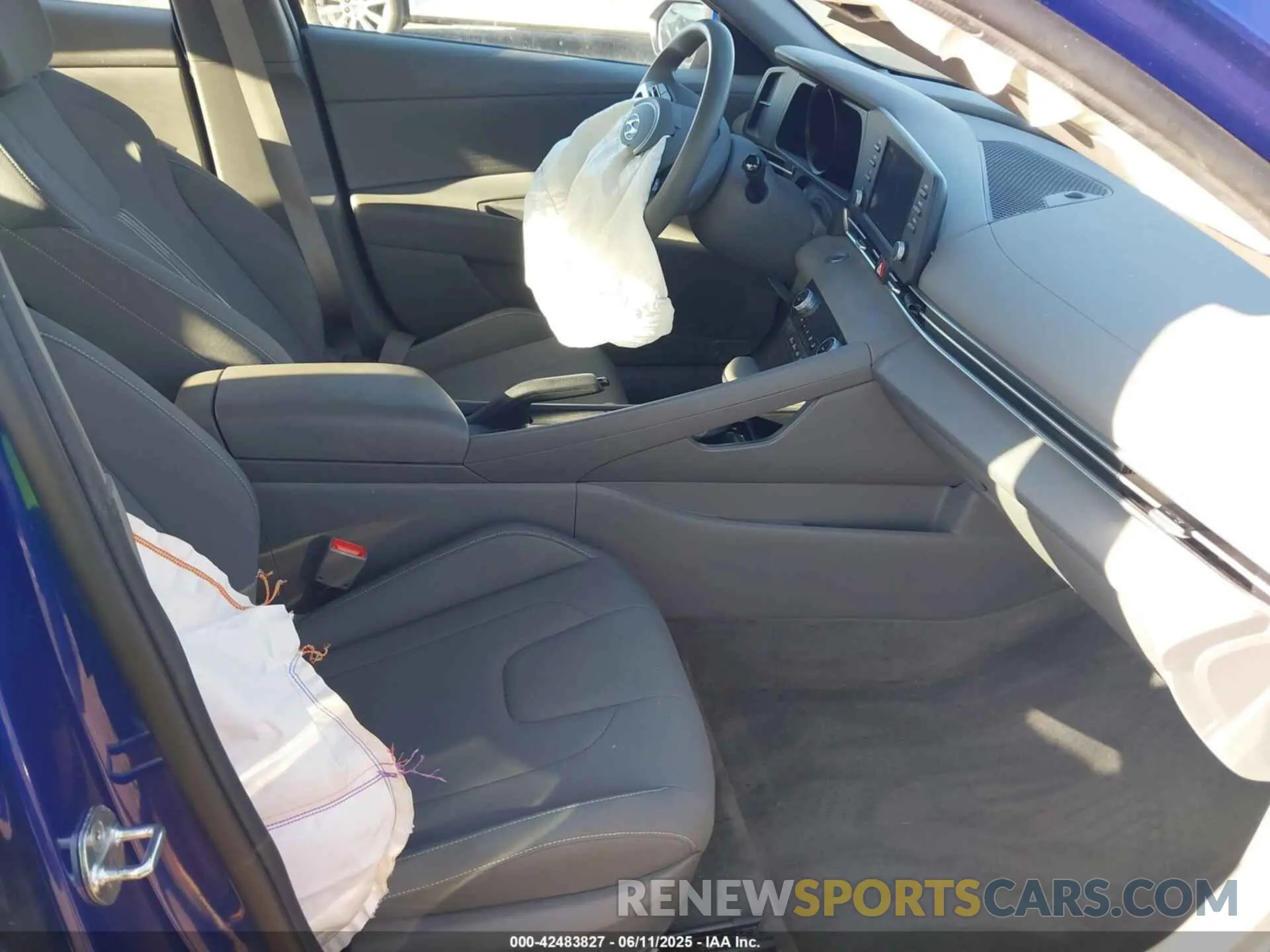 5 Photograph of a damaged car KMHLM4AG5NU296004 HYUNDAI ELANTRA 2022