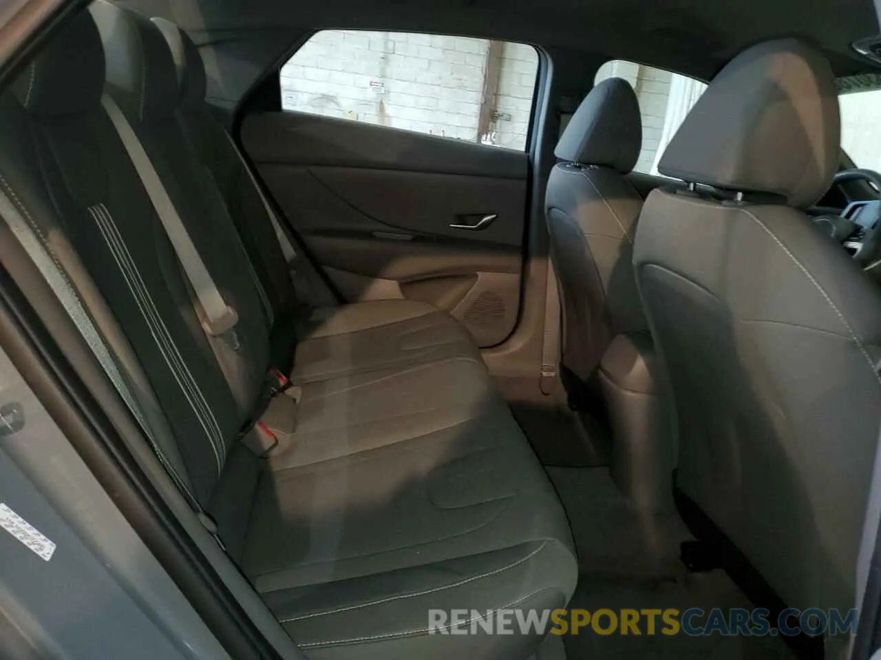 11 Photograph of a damaged car KMHLM4AG6NU225085 HYUNDAI ELANTRA 2022