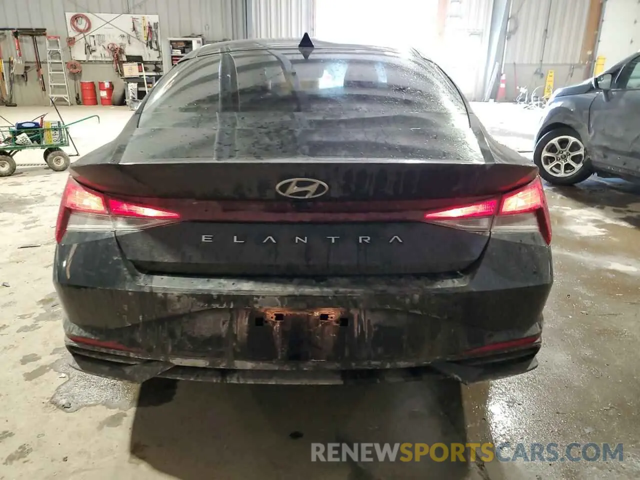 6 Photograph of a damaged car KMHLM4AG6NU260189 HYUNDAI ELANTRA 2022