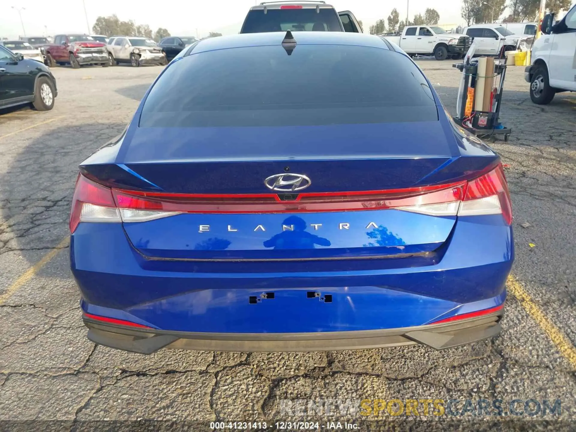 17 Фотография поврежденного автомобиля KMHLM4AG6NU337708 HYUNDAI ELANTRA 2022