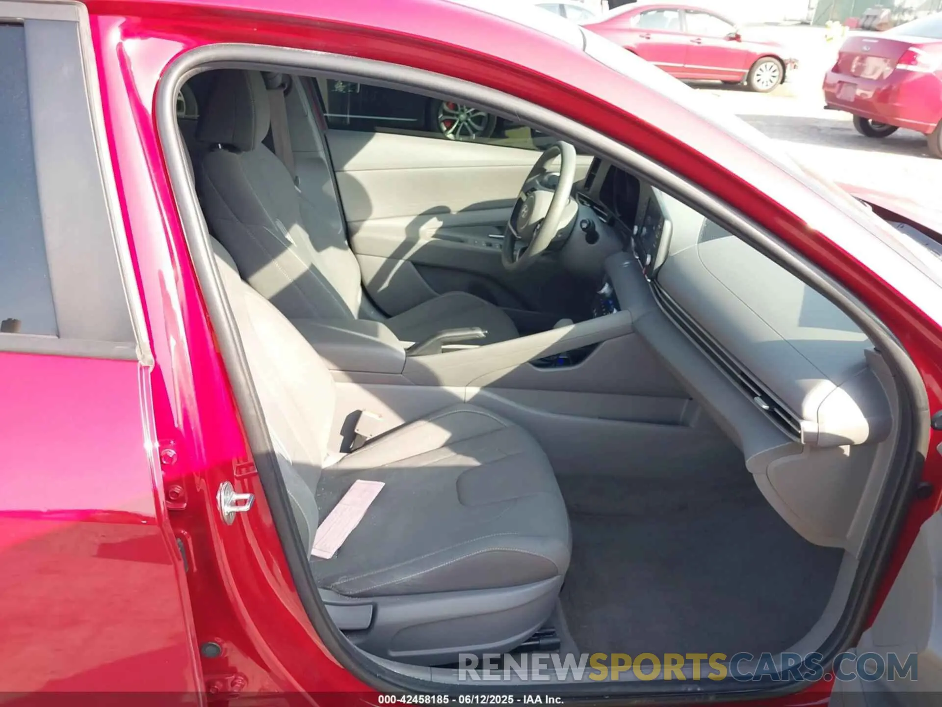 5 Photograph of a damaged car KMHLM4AG8NU333594 HYUNDAI ELANTRA 2022
