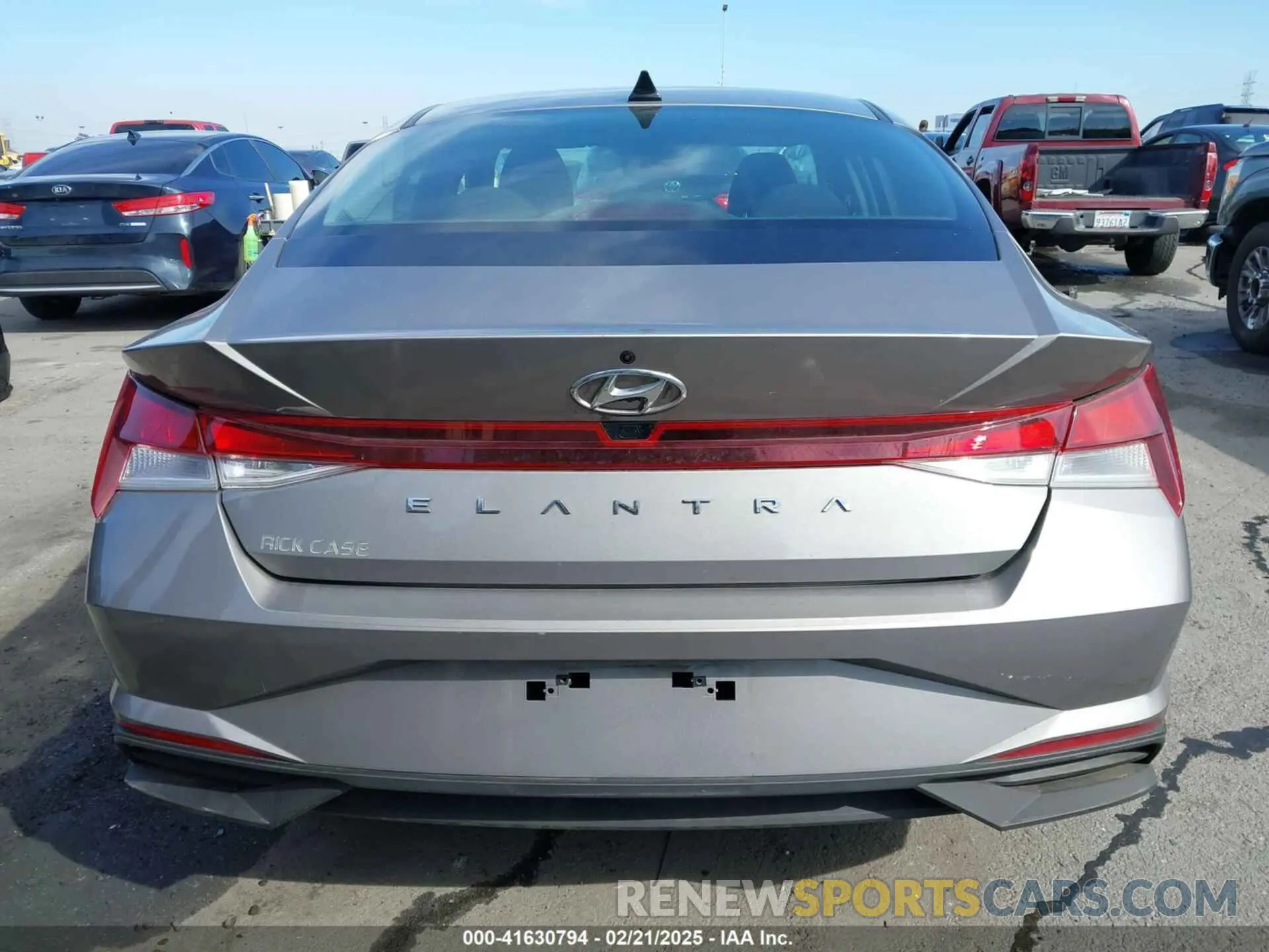 17 Фотография поврежденного автомобиля KMHLM4AG9NU322152 HYUNDAI ELANTRA 2022