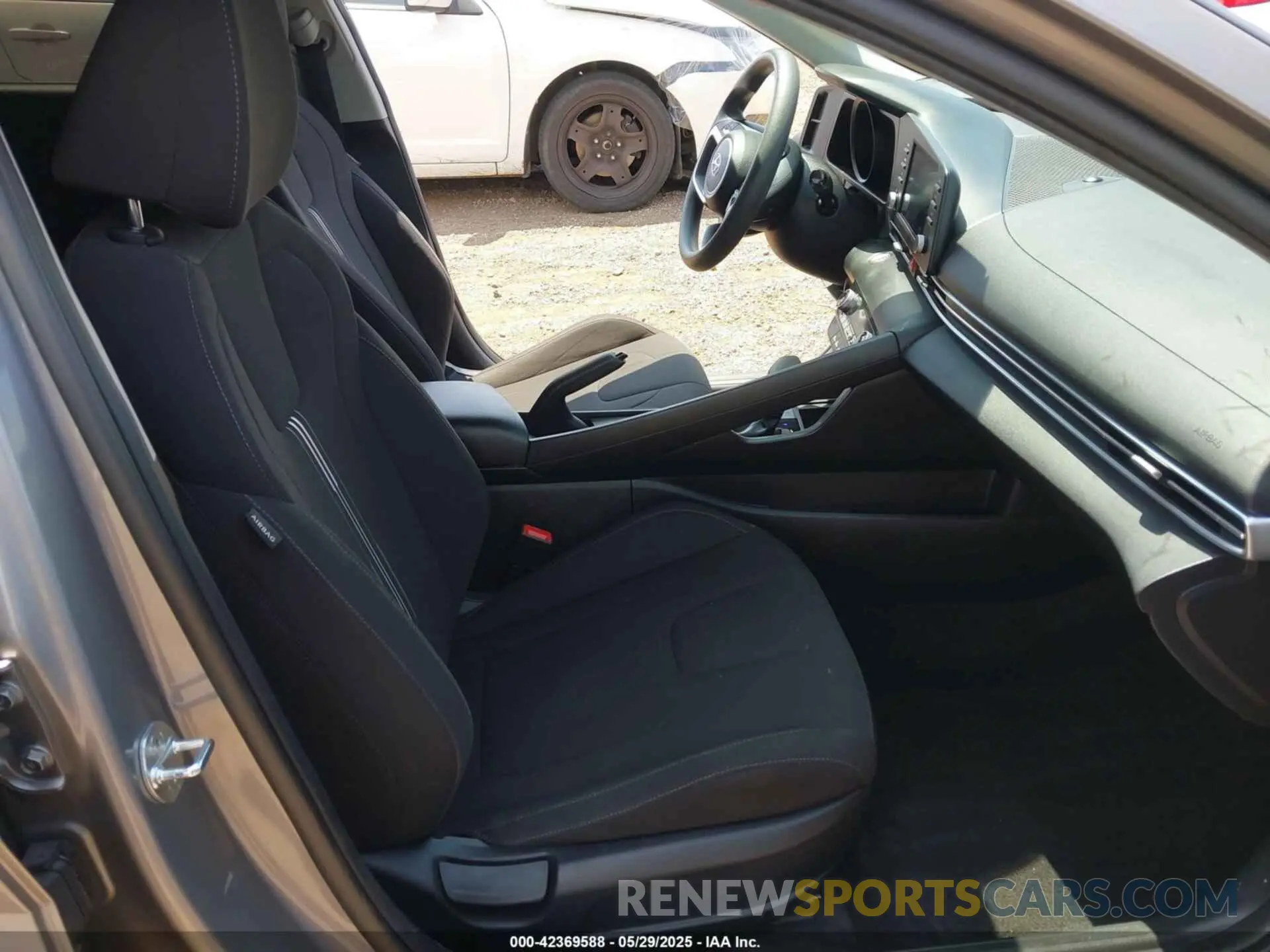 5 Photograph of a damaged car KMHLM4AGXNU301973 HYUNDAI ELANTRA 2022