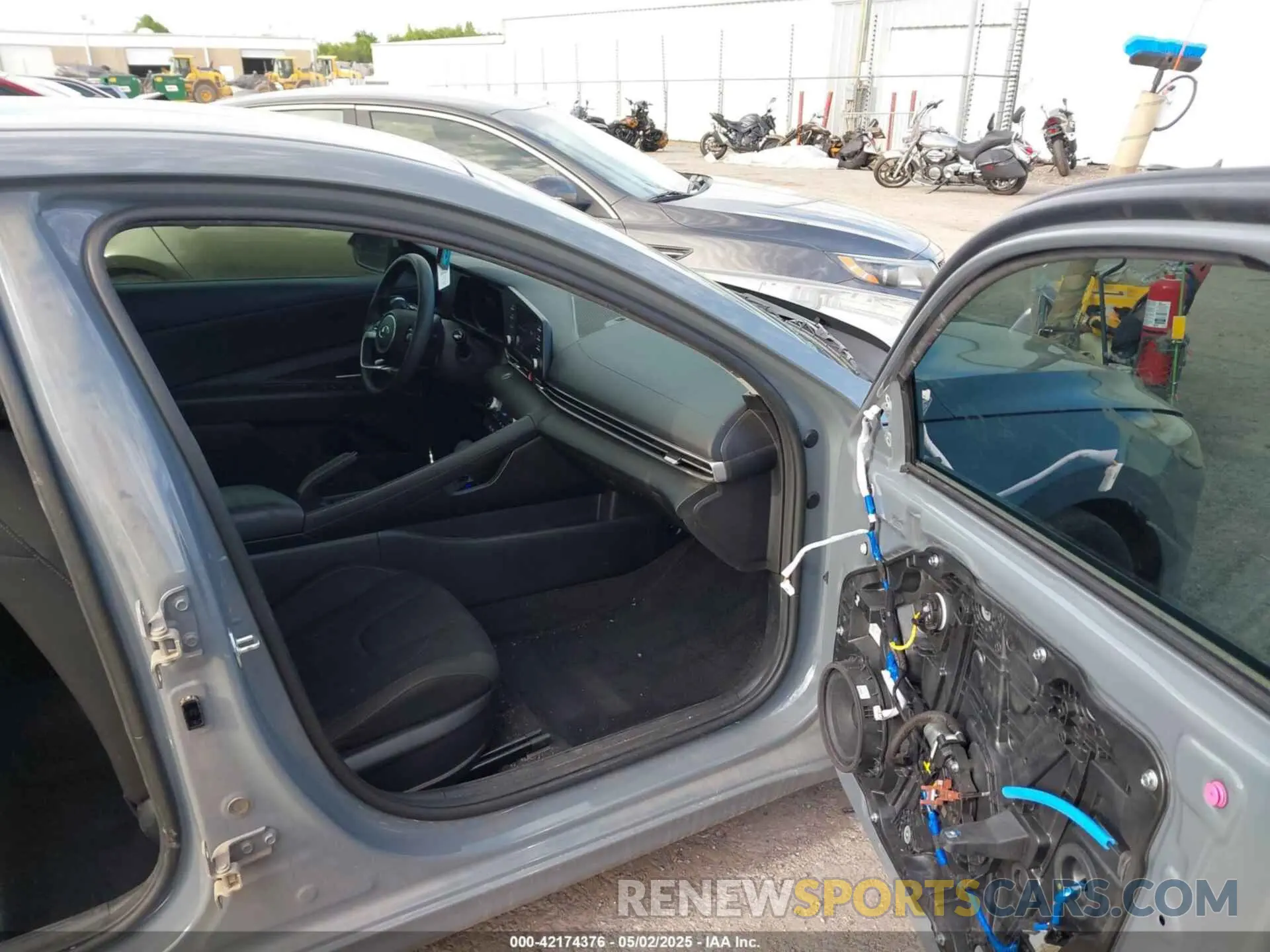 5 Photograph of a damaged car KMHLM4AGXNU318692 HYUNDAI ELANTRA 2022