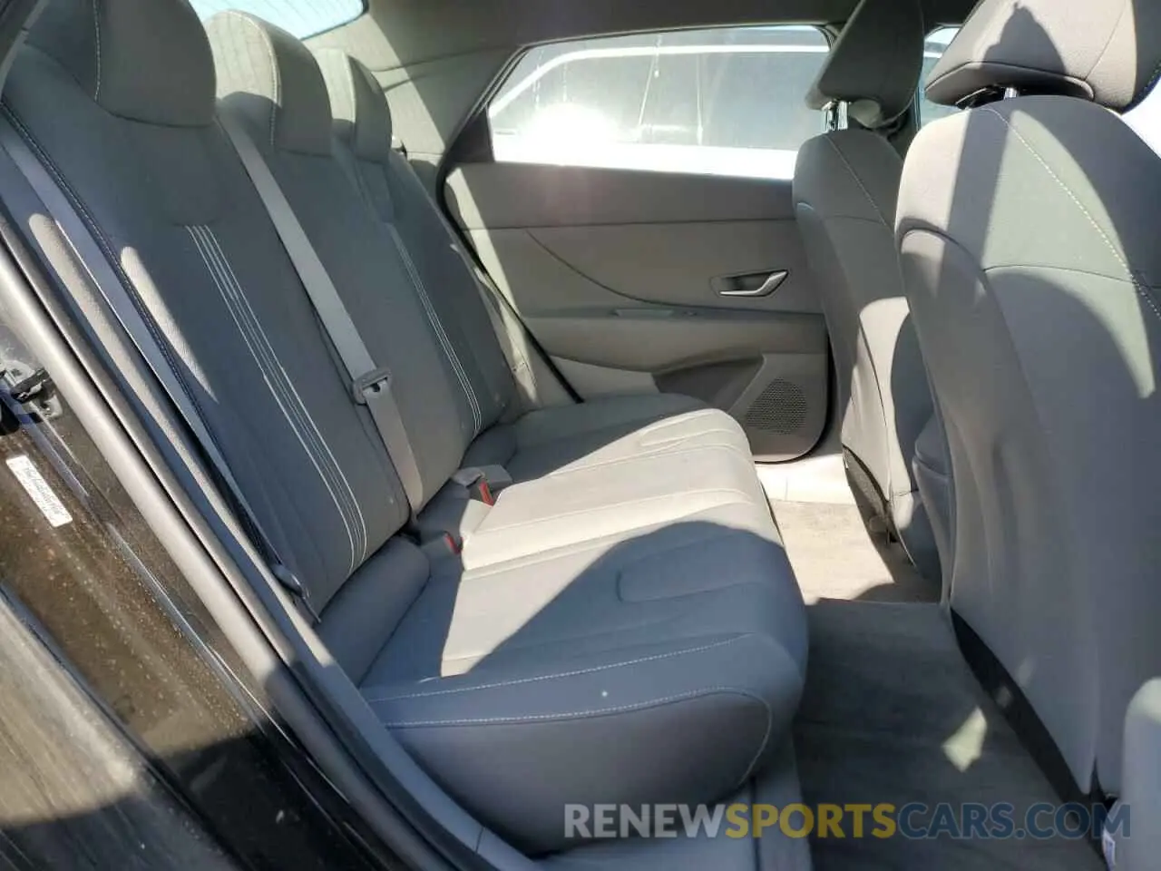 10 Photograph of a damaged car KMHLM4AGXNU357458 HYUNDAI ELANTRA 2022