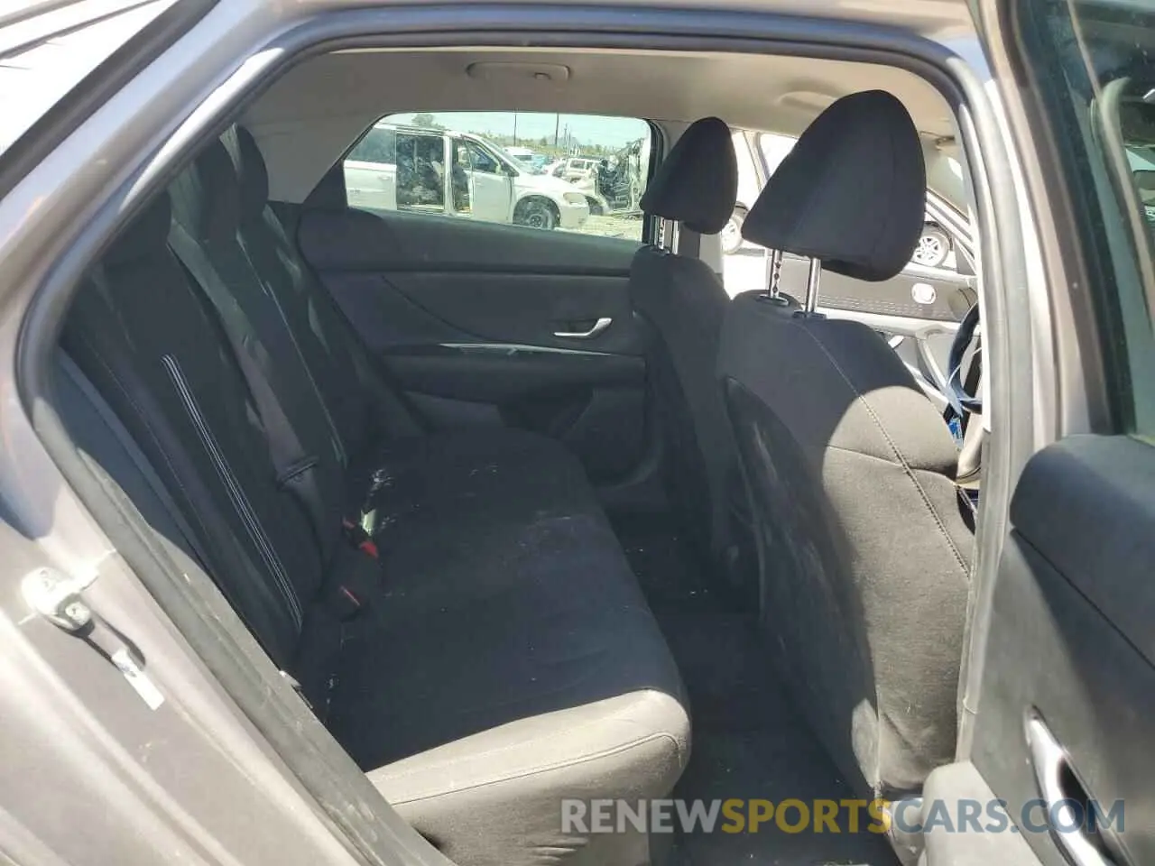 10 Photograph of a damaged car KMHLM4AJ1NU027316 HYUNDAI ELANTRA 2022