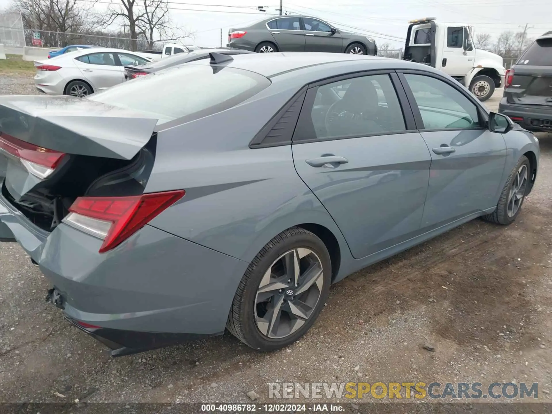 4 Photograph of a damaged car KMHLN4AG9NU365547 HYUNDAI ELANTRA 2022