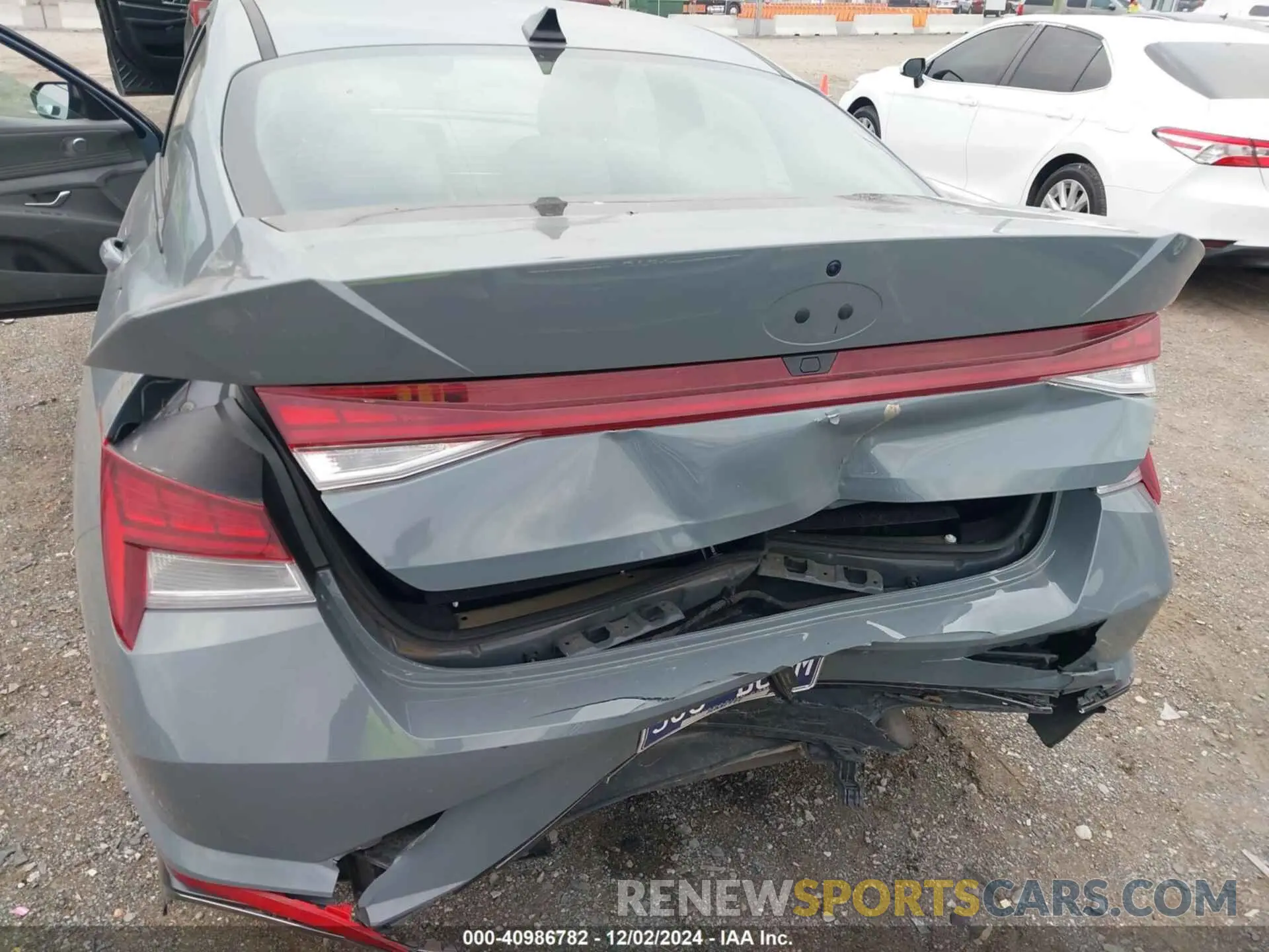 6 Photograph of a damaged car KMHLN4AG9NU365547 HYUNDAI ELANTRA 2022