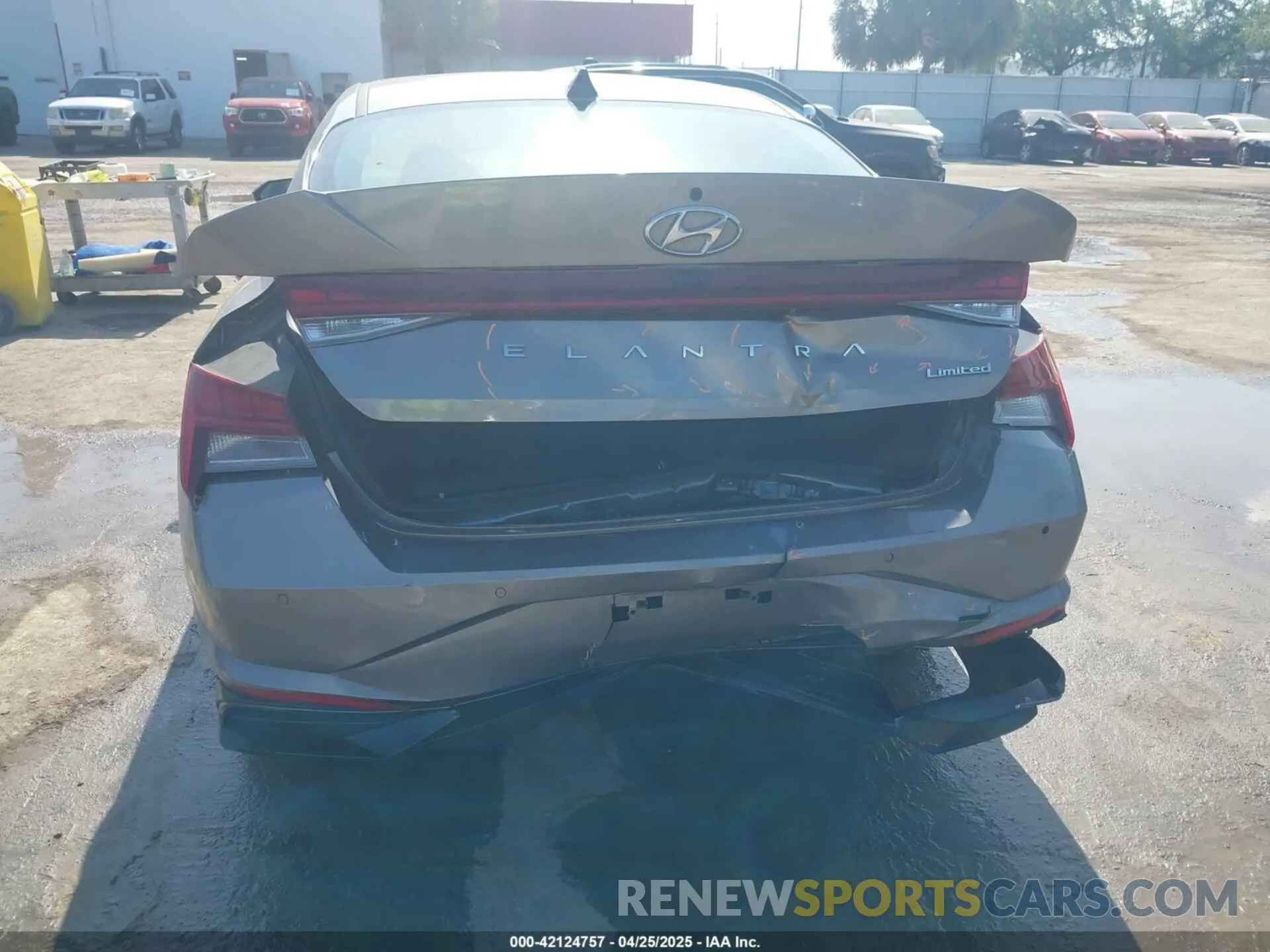 17 Photograph of a damaged car KMHLP4AG7NU359174 HYUNDAI ELANTRA 2022