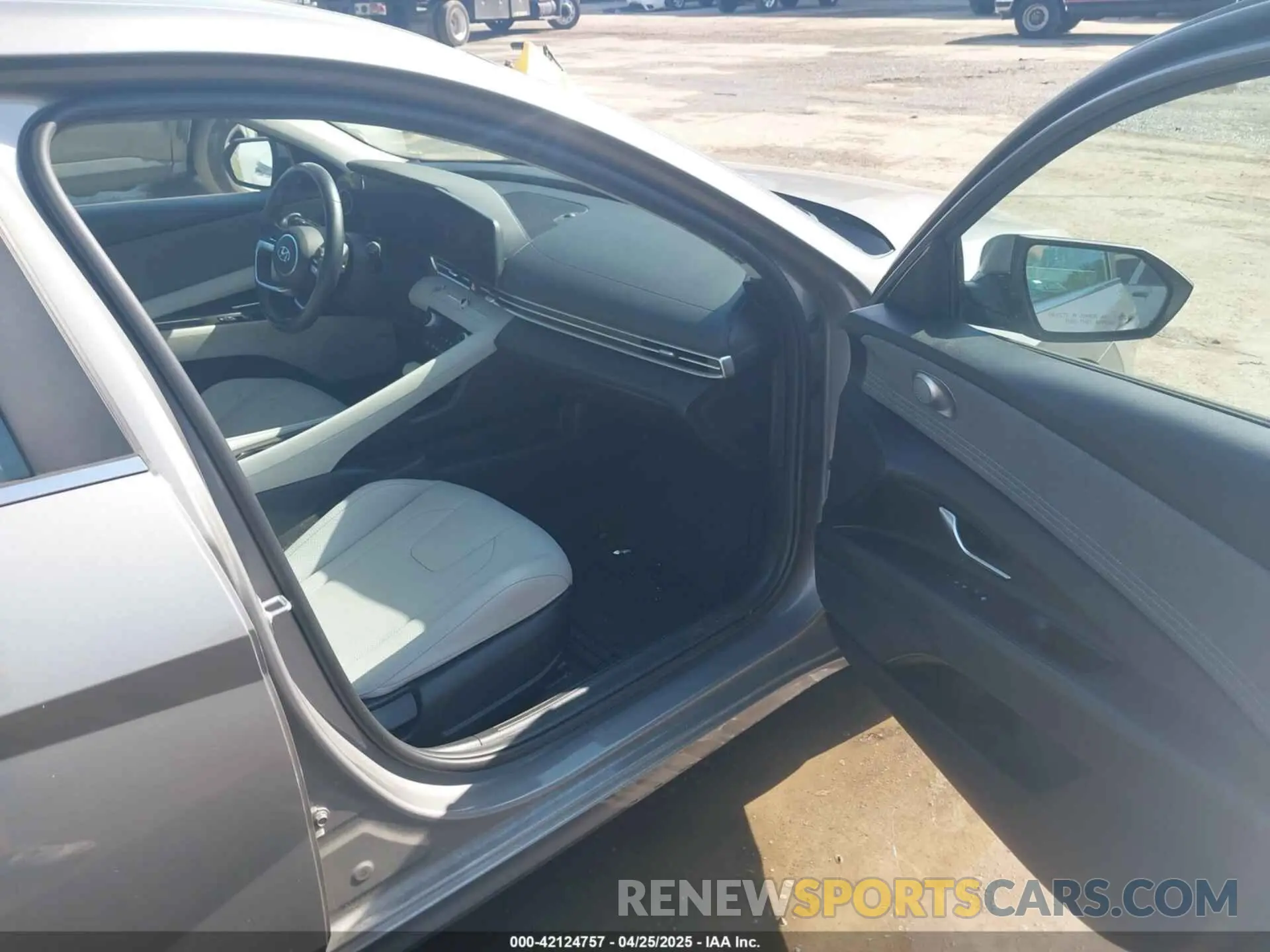 5 Photograph of a damaged car KMHLP4AG7NU359174 HYUNDAI ELANTRA 2022