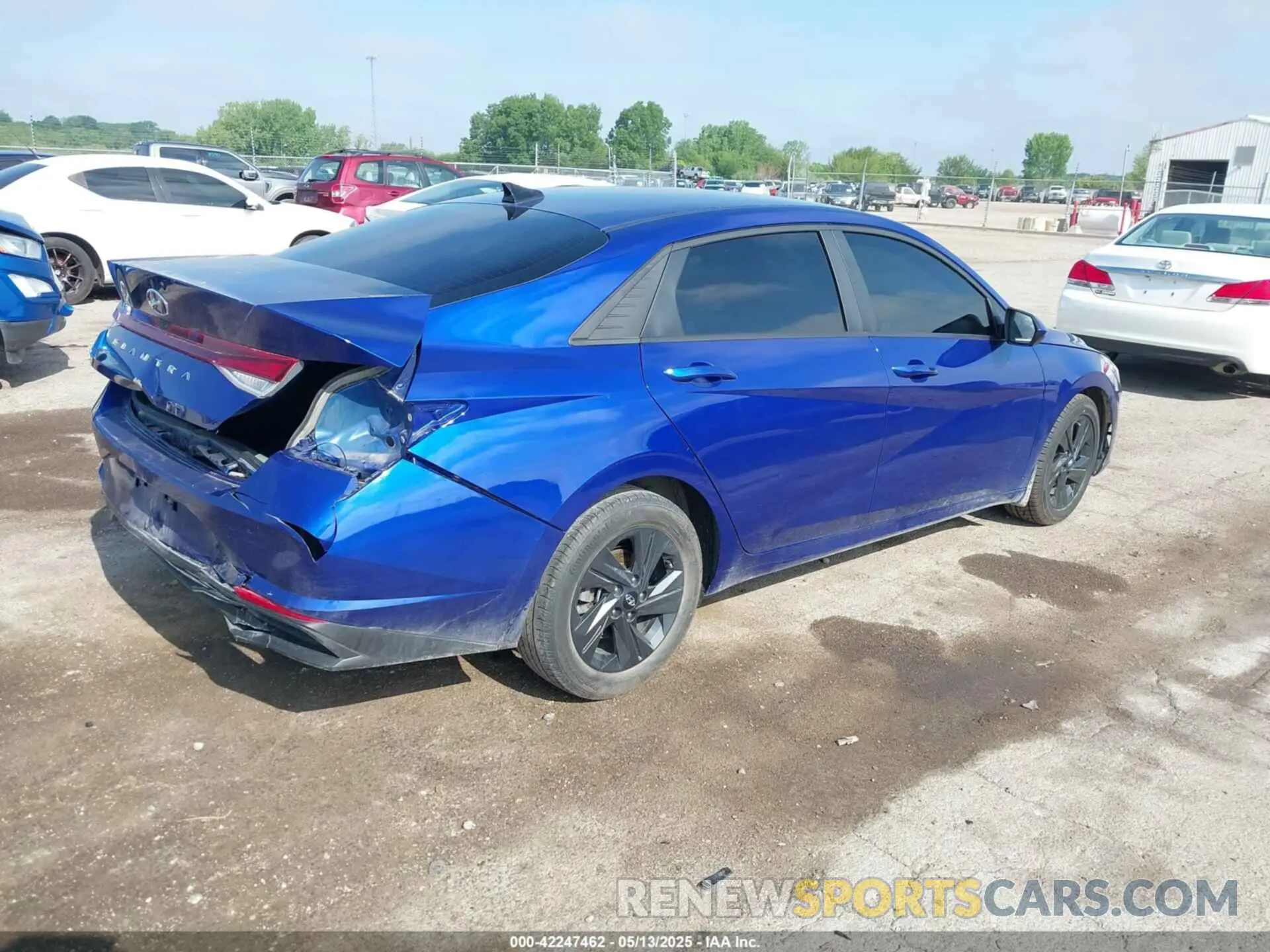4 Photograph of a damaged car KMHLS4AG6NU334295 HYUNDAI ELANTRA 2022
