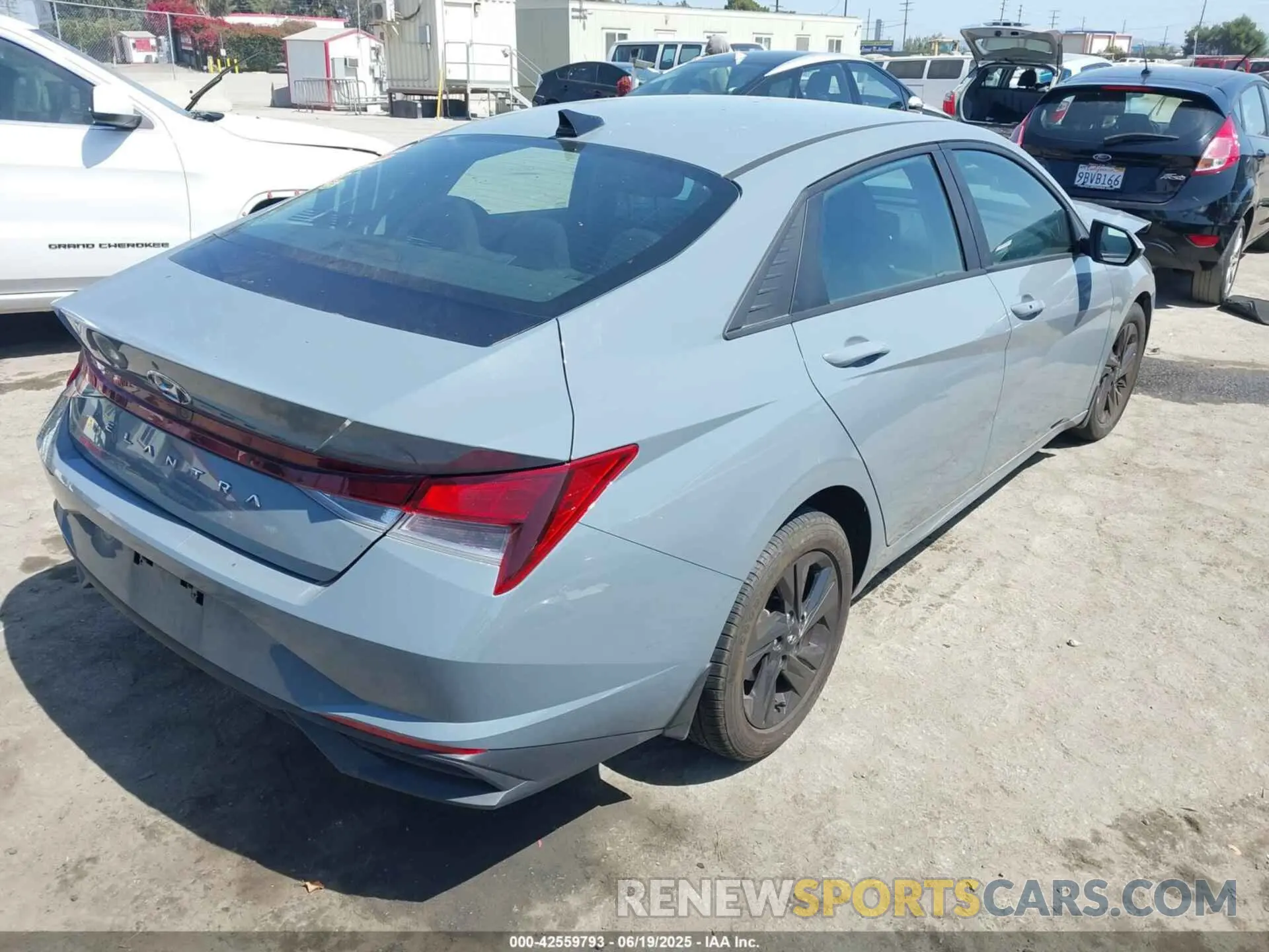 4 Фотография поврежденного автомобиля KMHLS4AG7NU217969 HYUNDAI ELANTRA 2022