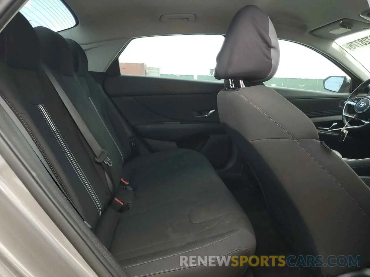 10 Photograph of a damaged car KMHLS4AG8NU335884 HYUNDAI ELANTRA 2022