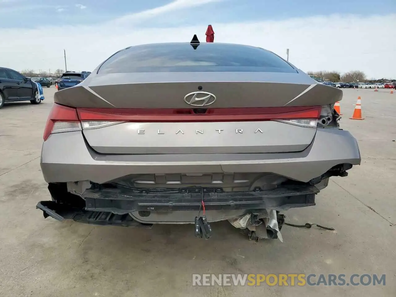 6 Photograph of a damaged car KMHLS4AG8NU336419 HYUNDAI ELANTRA 2022