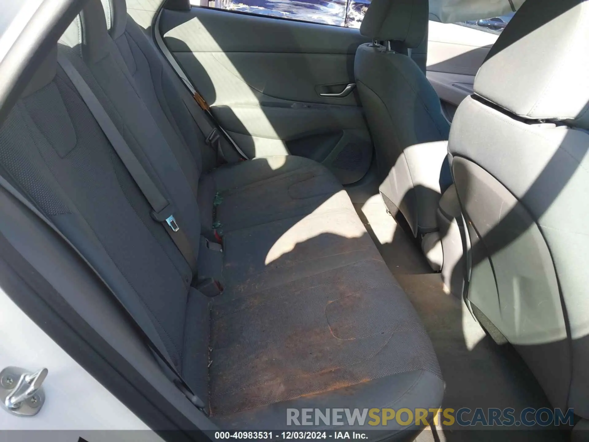 8 Фотография поврежденного автомобиля 5NPLL4AG1PH112407 HYUNDAI ELANTRA 2023