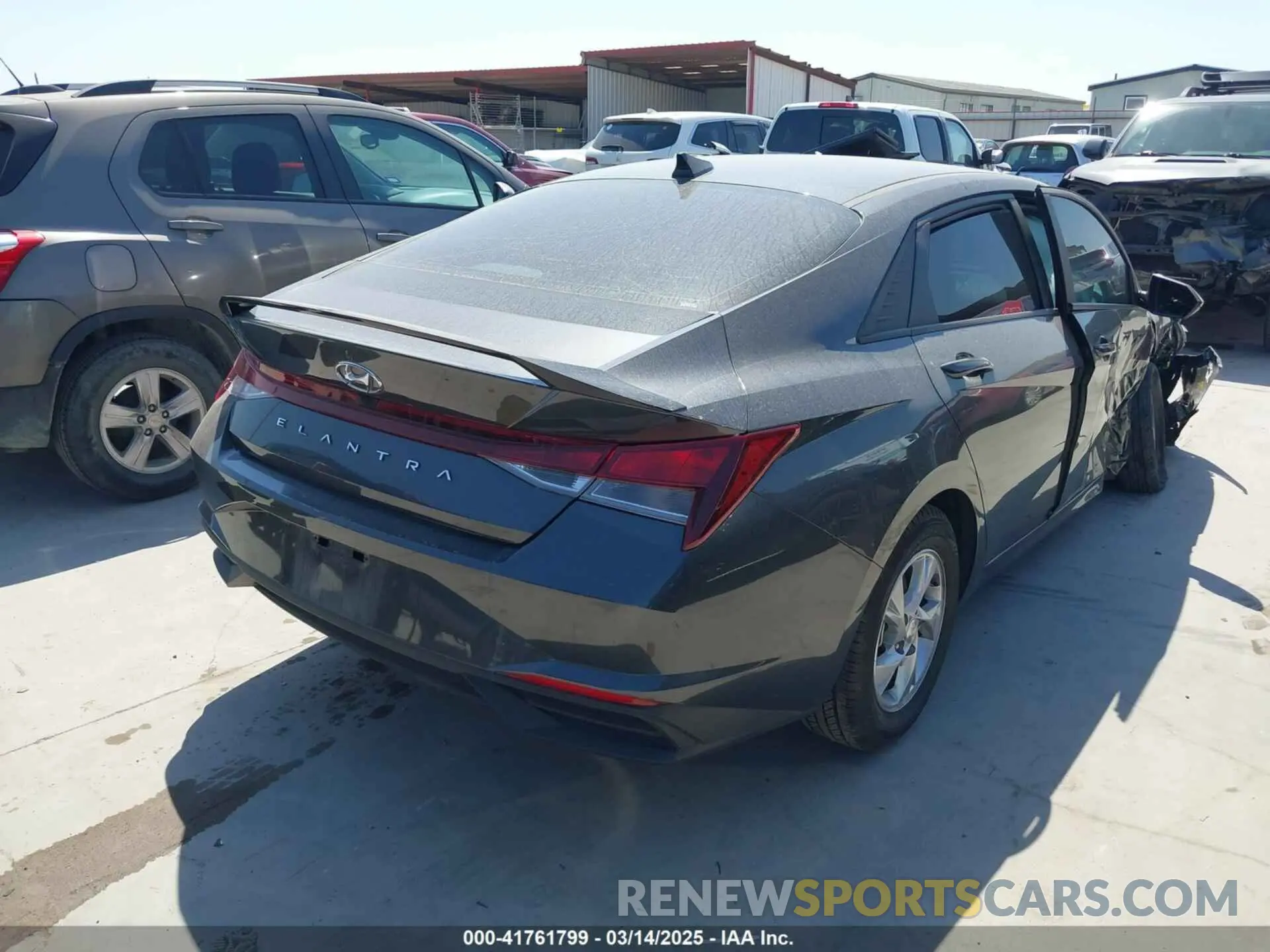 4 Фотография поврежденного автомобиля 5NPLL4AG2PH110018 HYUNDAI ELANTRA 2023