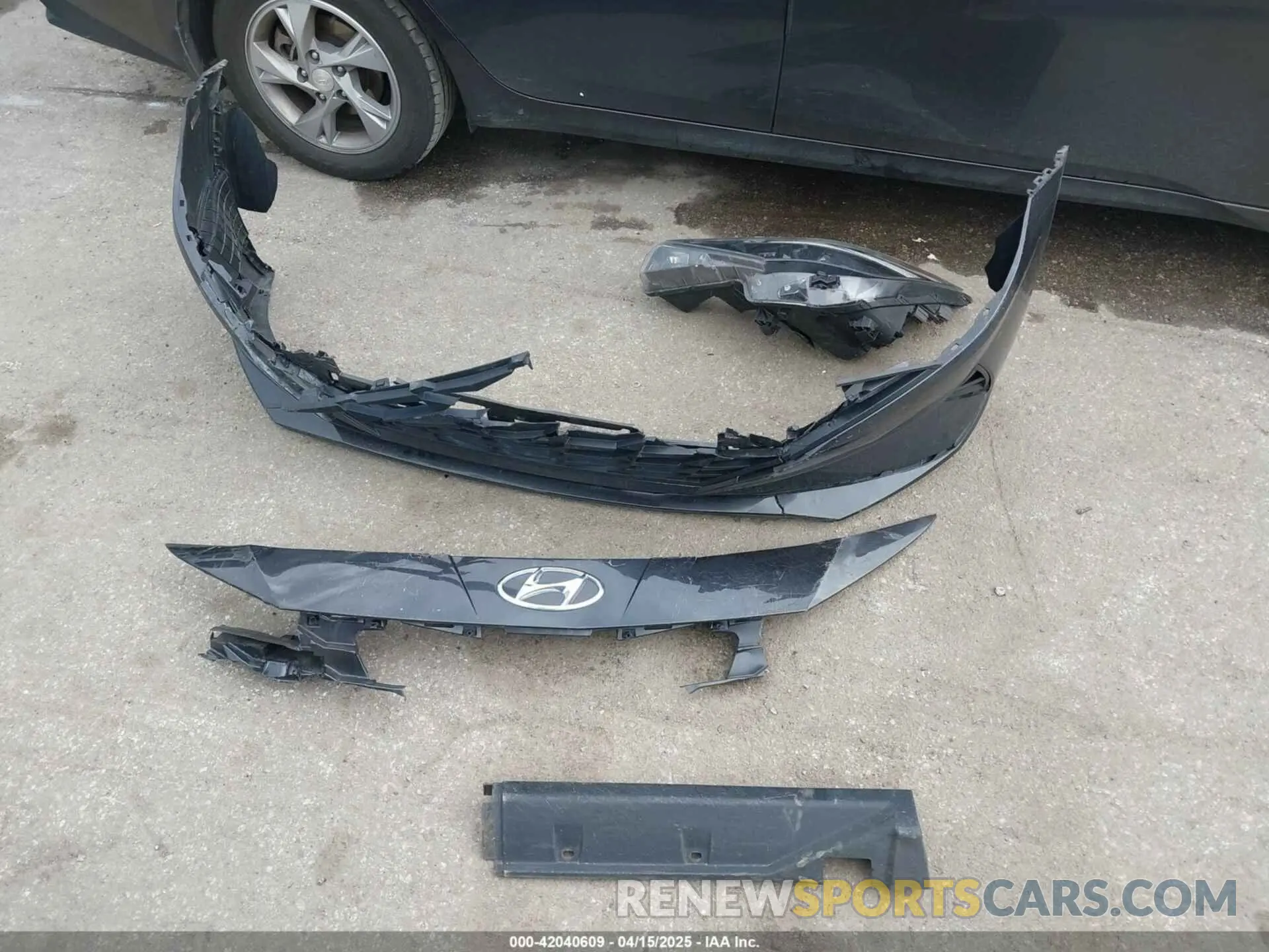 12 Photograph of a damaged car 5NPLL4AG4PH113342 HYUNDAI ELANTRA 2023