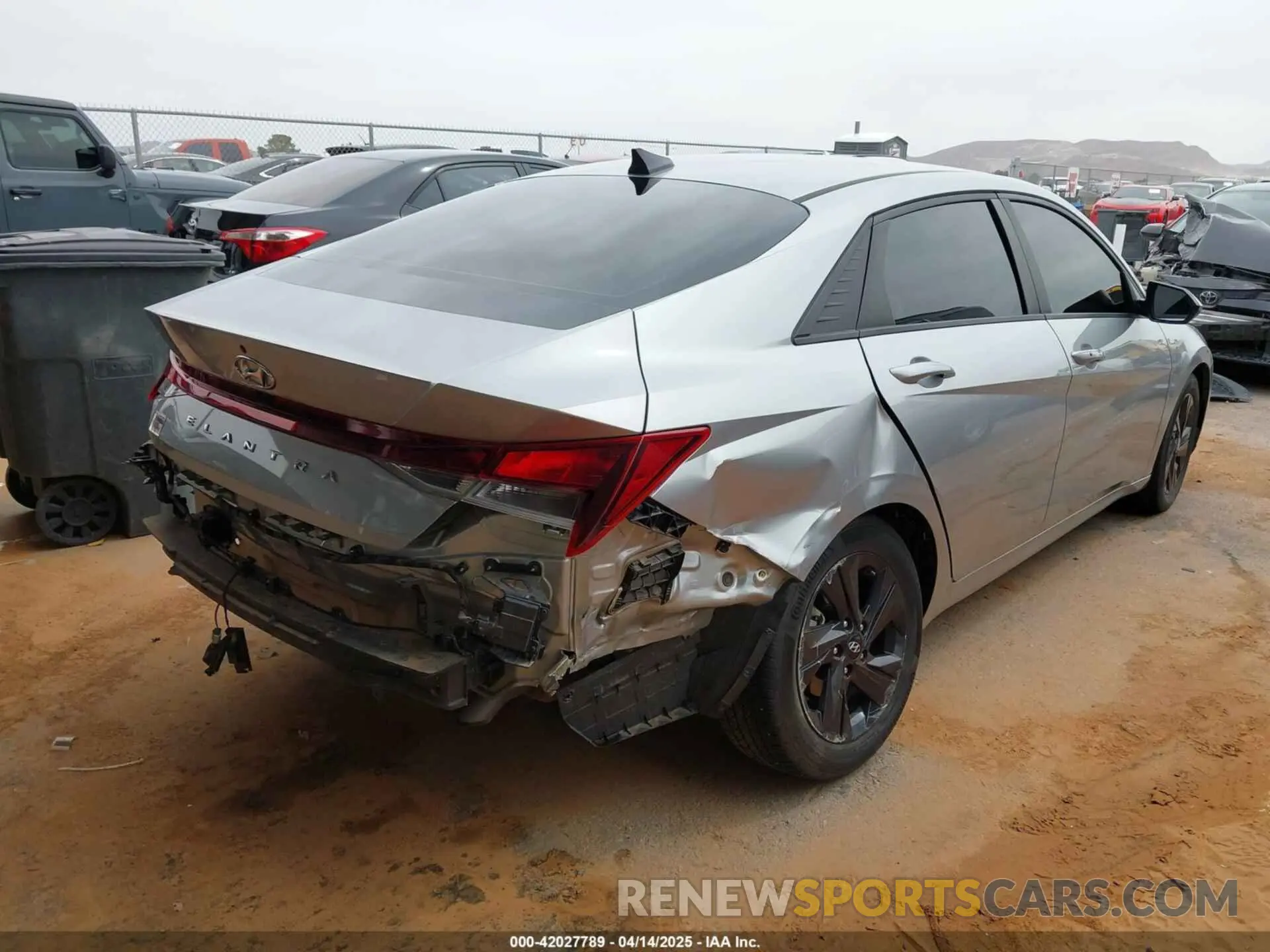4 Фотография поврежденного автомобиля 5NPLM4AG0PH103047 HYUNDAI ELANTRA 2023