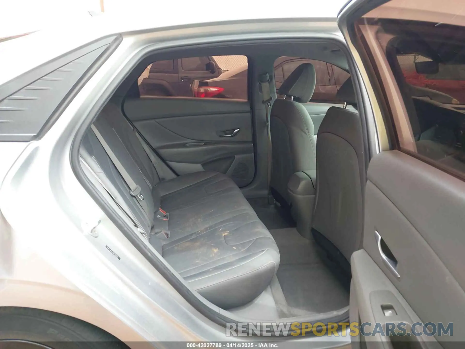 8 Фотография поврежденного автомобиля 5NPLM4AG0PH103047 HYUNDAI ELANTRA 2023