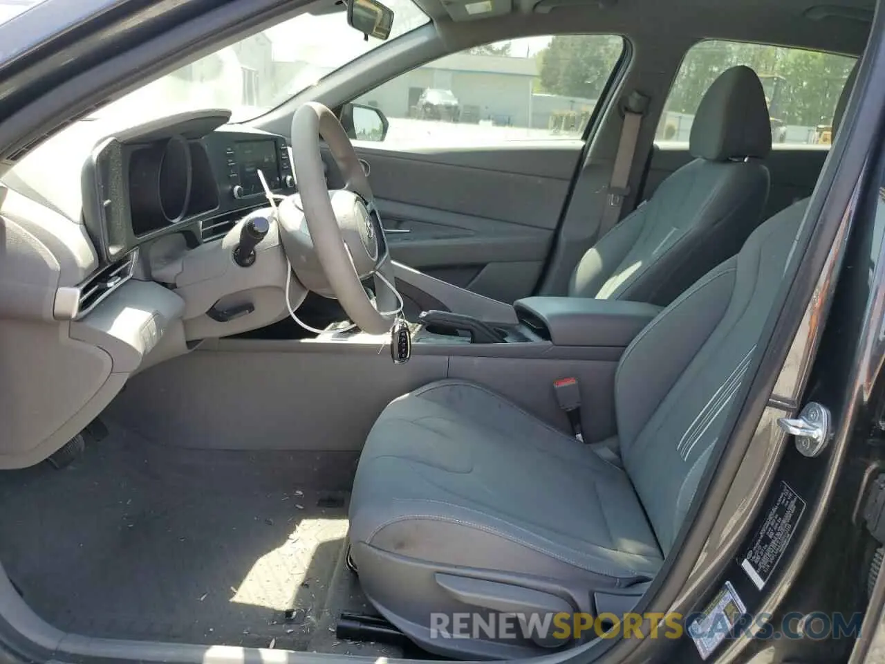 7 Photograph of a damaged car 5NPLM4AG0PH113335 HYUNDAI ELANTRA 2023