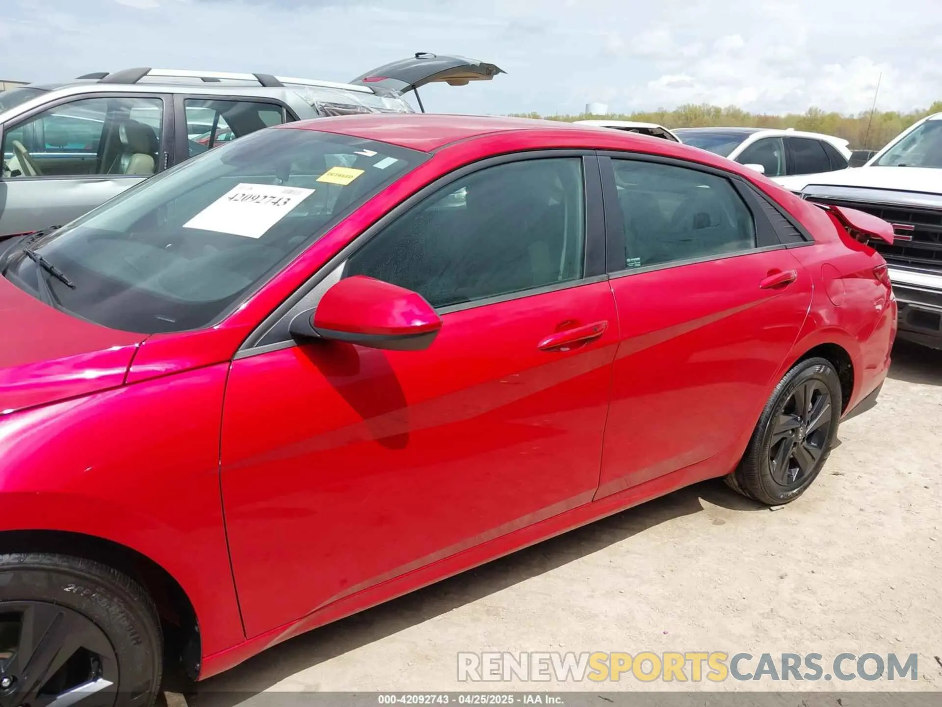 15 Photograph of a damaged car 5NPLM4AG1PH098568 HYUNDAI ELANTRA 2023