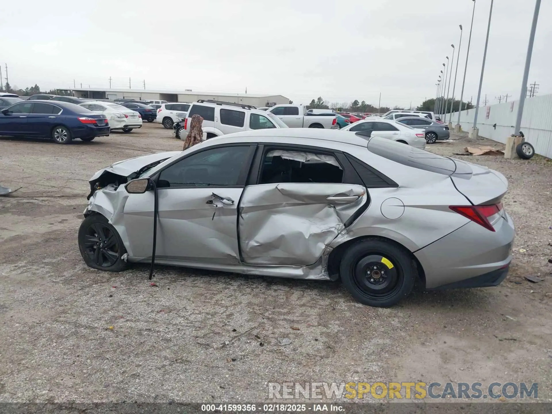14 Photograph of a damaged car 5NPLM4AG3PH104760 HYUNDAI ELANTRA 2023