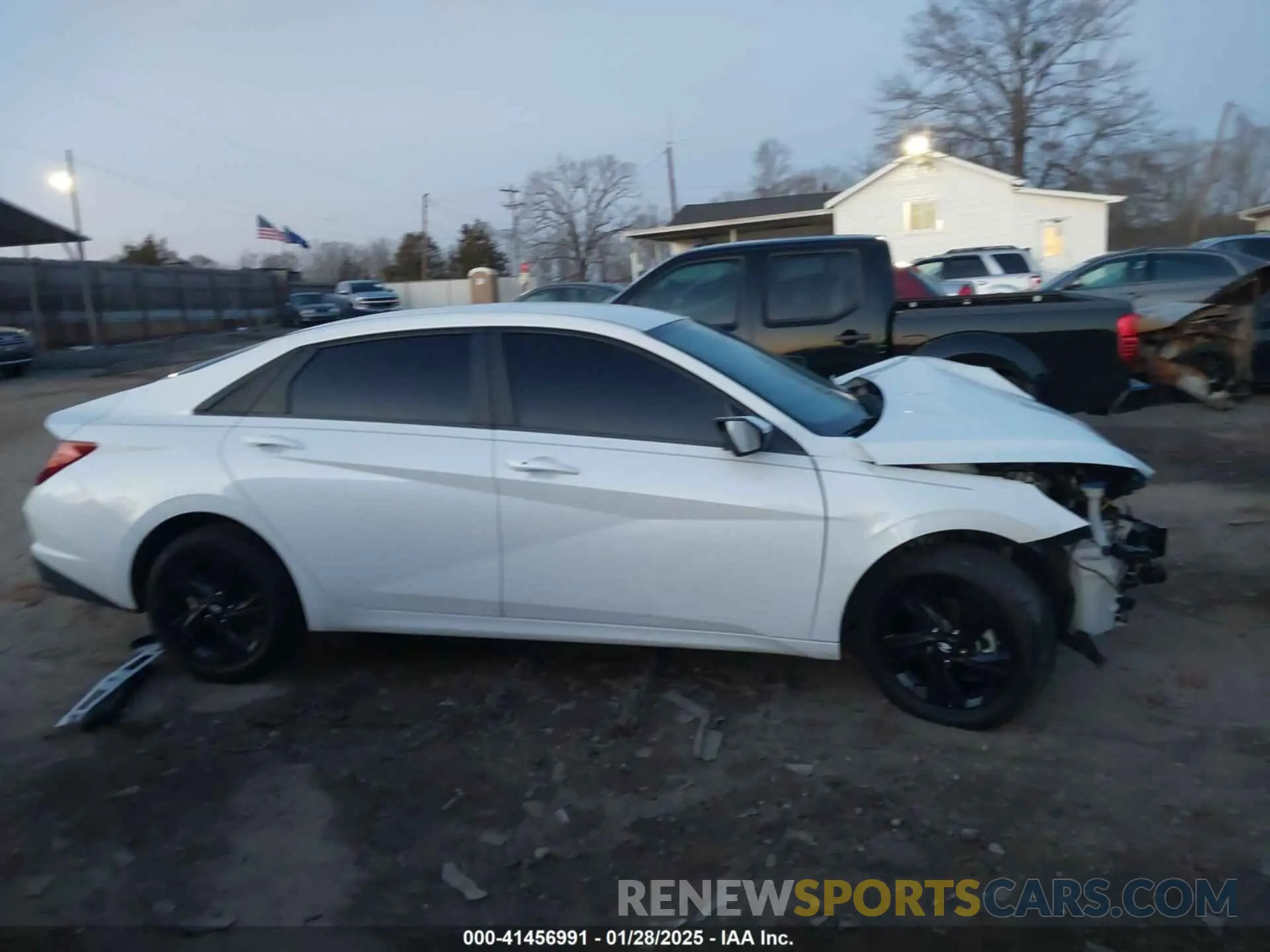 12 Фотография поврежденного автомобиля 5NPLM4AG4PH095227 HYUNDAI ELANTRA 2023