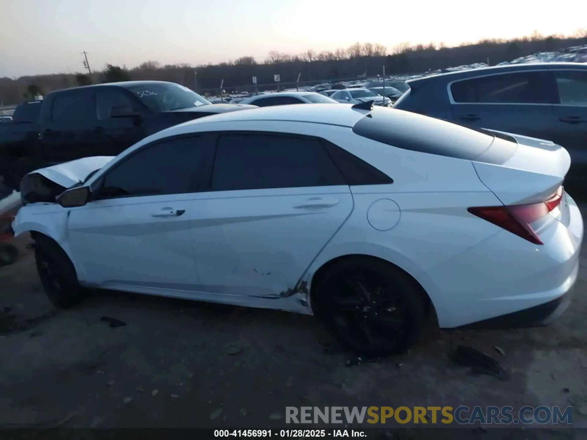 13 Фотография поврежденного автомобиля 5NPLM4AG4PH095227 HYUNDAI ELANTRA 2023