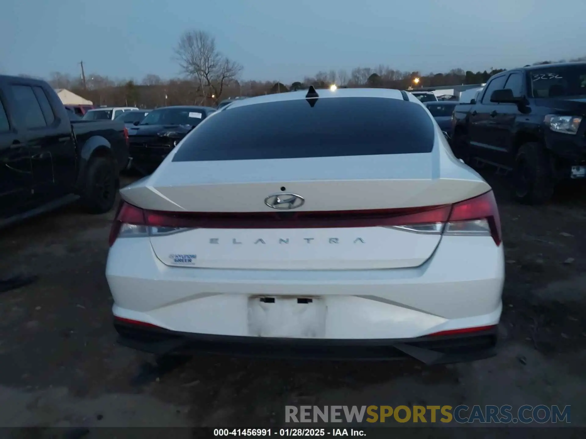 15 Фотография поврежденного автомобиля 5NPLM4AG4PH095227 HYUNDAI ELANTRA 2023