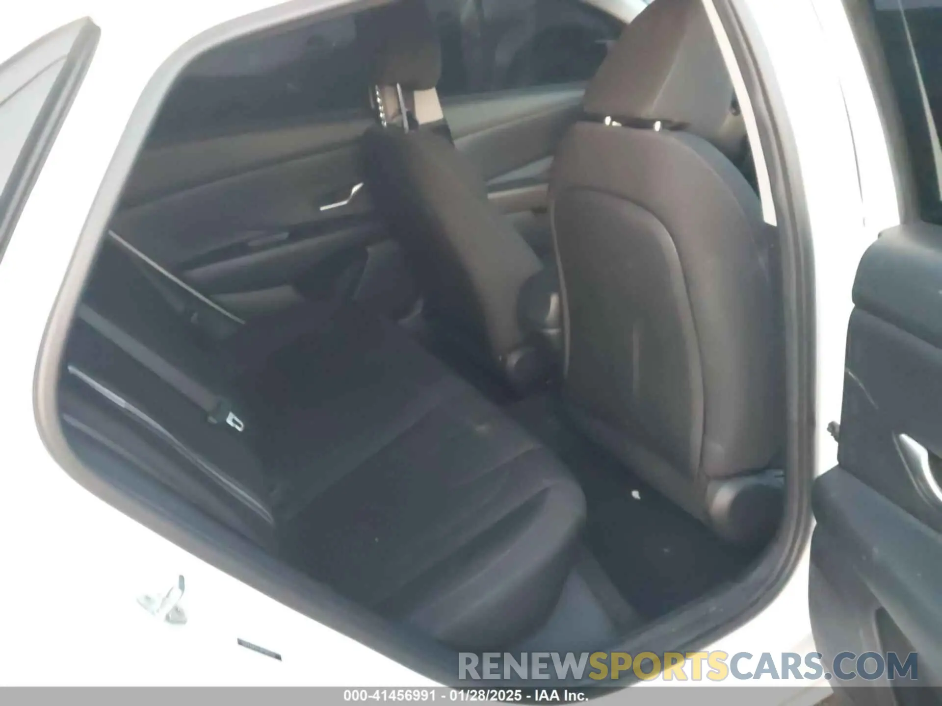 8 Фотография поврежденного автомобиля 5NPLM4AG4PH095227 HYUNDAI ELANTRA 2023
