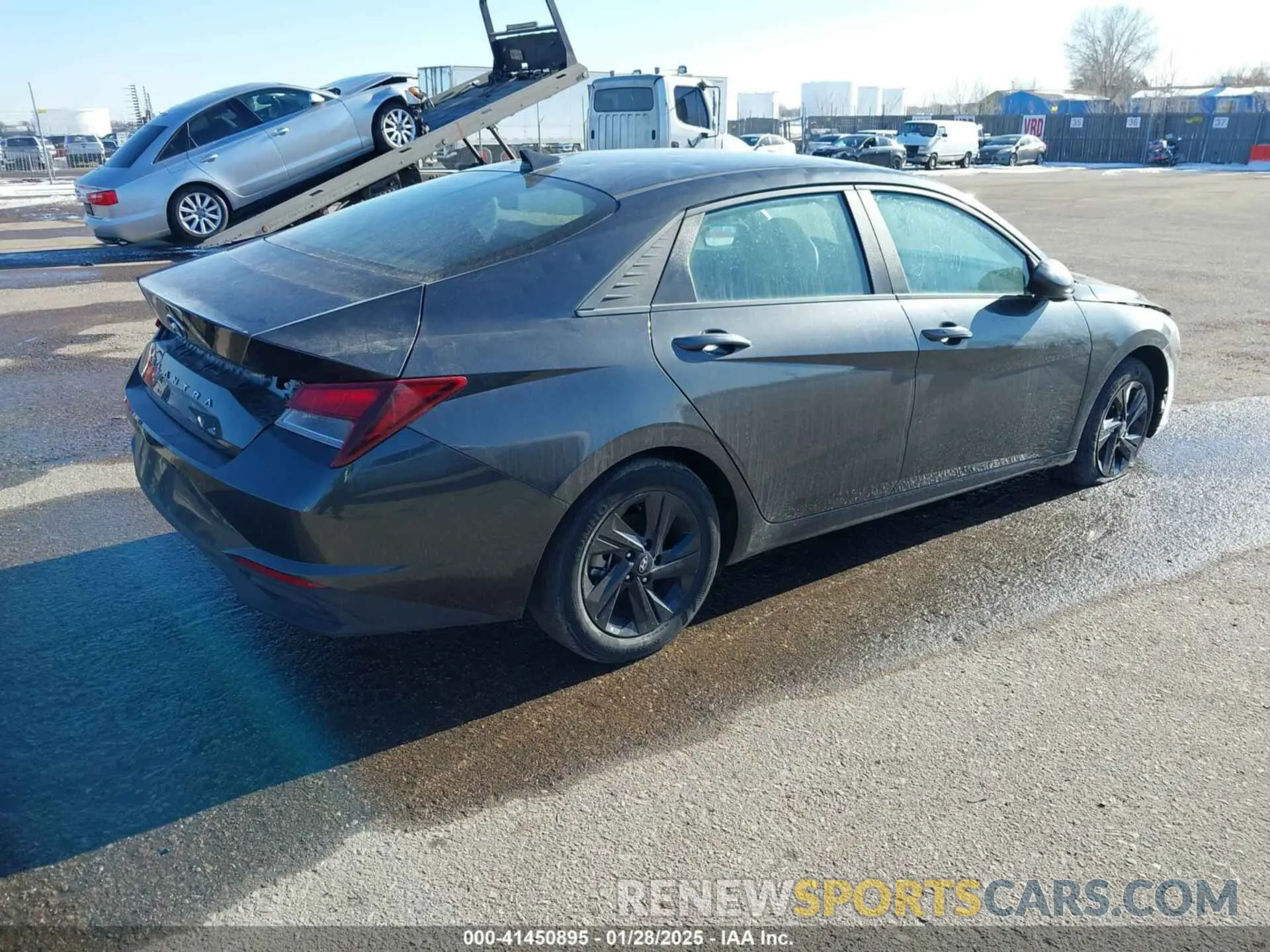 4 Фотография поврежденного автомобиля 5NPLM4AG4PH103701 HYUNDAI ELANTRA 2023