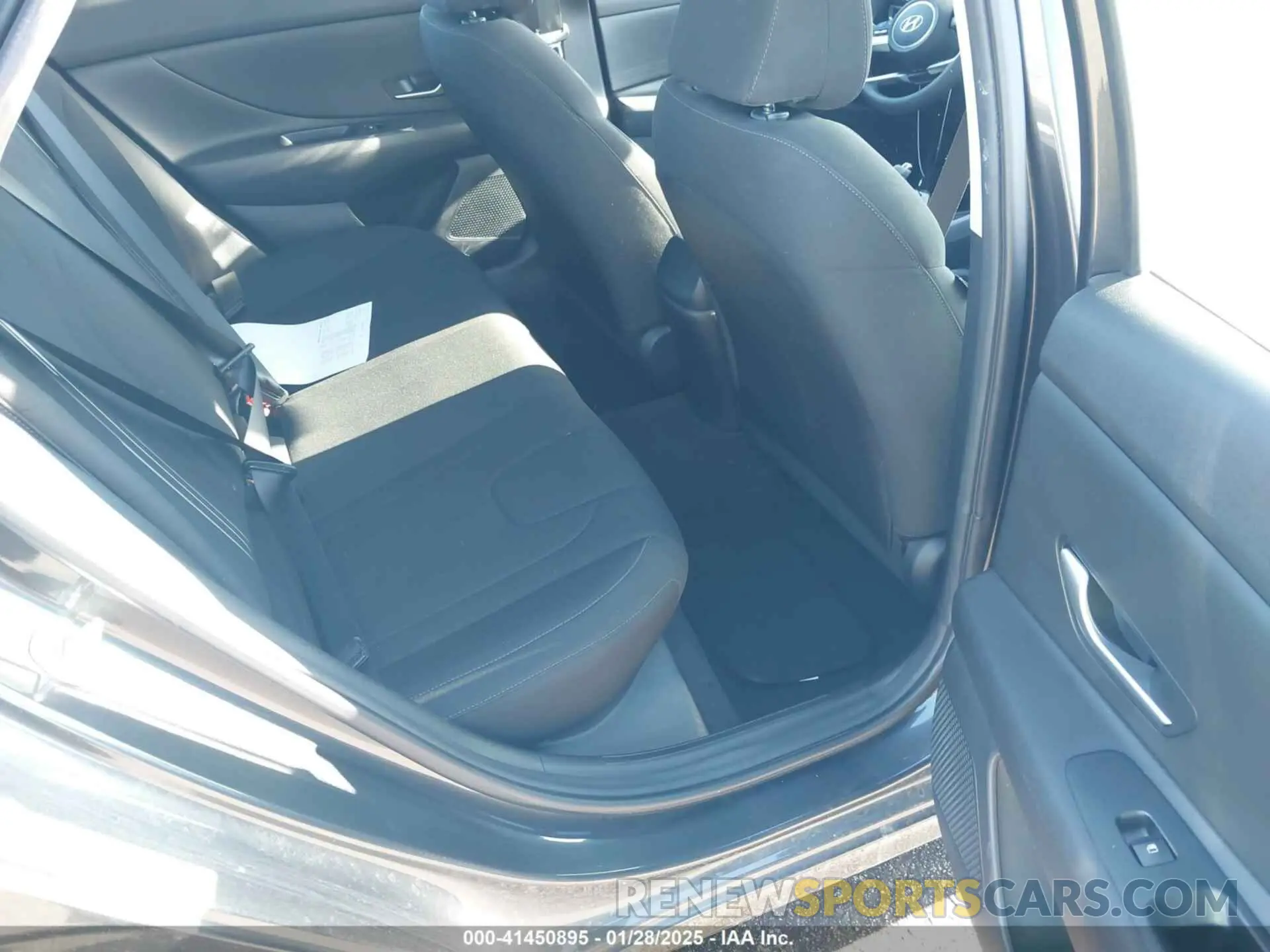 8 Фотография поврежденного автомобиля 5NPLM4AG4PH103701 HYUNDAI ELANTRA 2023