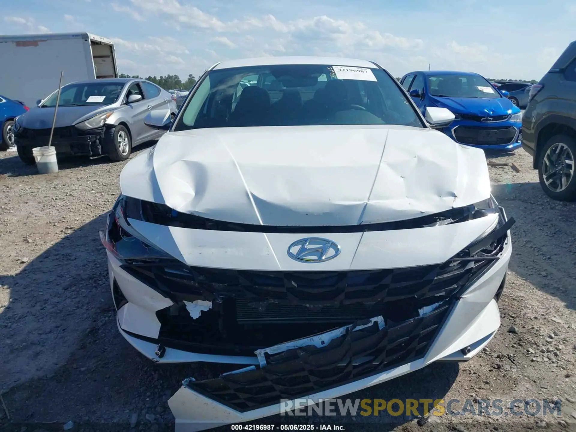 12 Фотография поврежденного автомобиля 5NPLM4AG4PH112219 HYUNDAI ELANTRA 2023