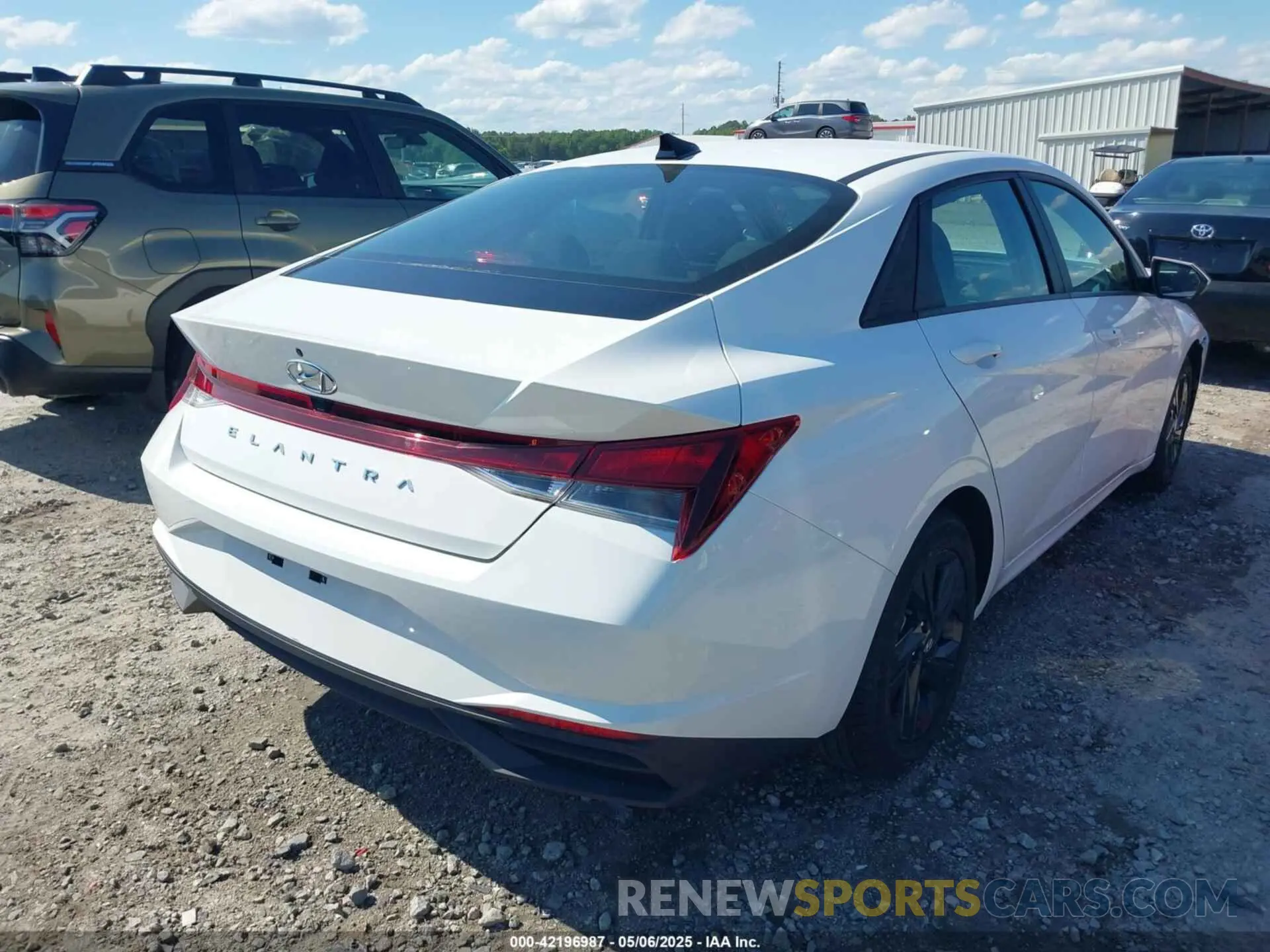 4 Фотография поврежденного автомобиля 5NPLM4AG4PH112219 HYUNDAI ELANTRA 2023